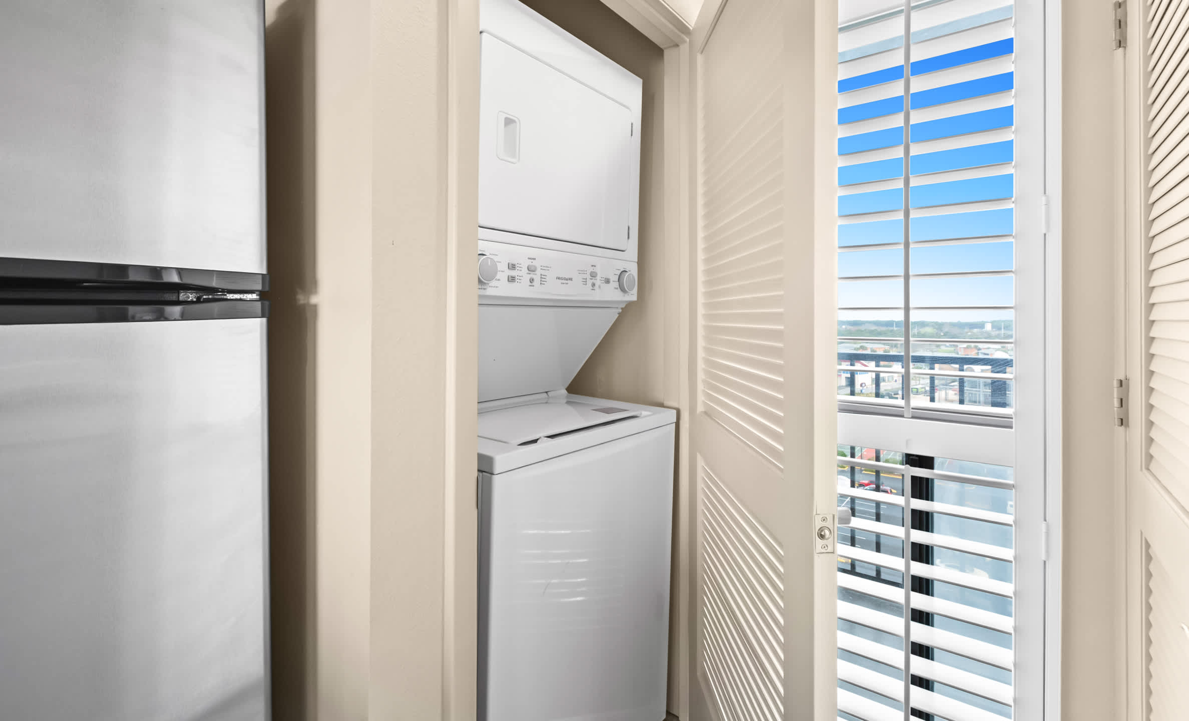 Emerald Towers 1102 10