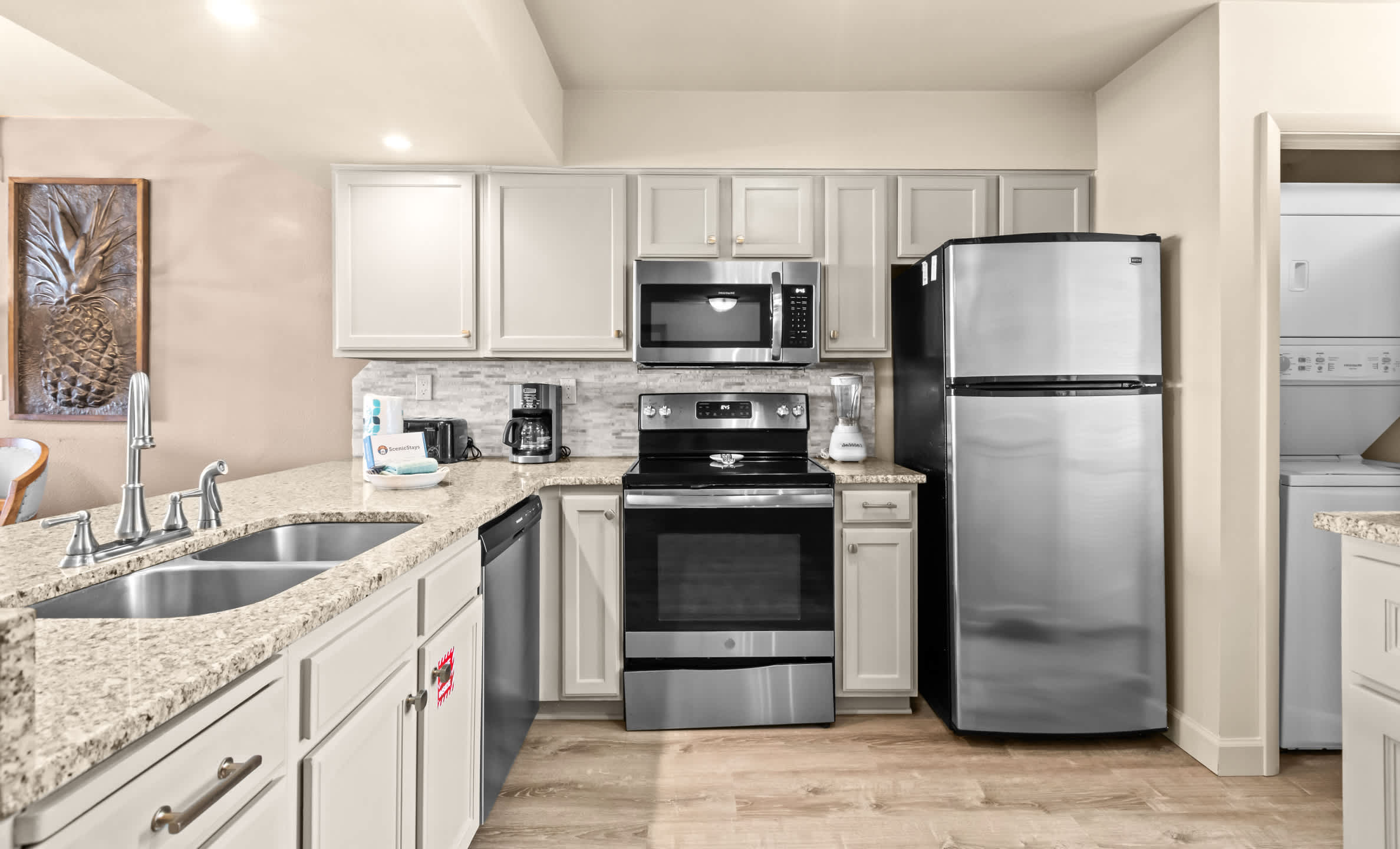 Emerald Towers 1102 9