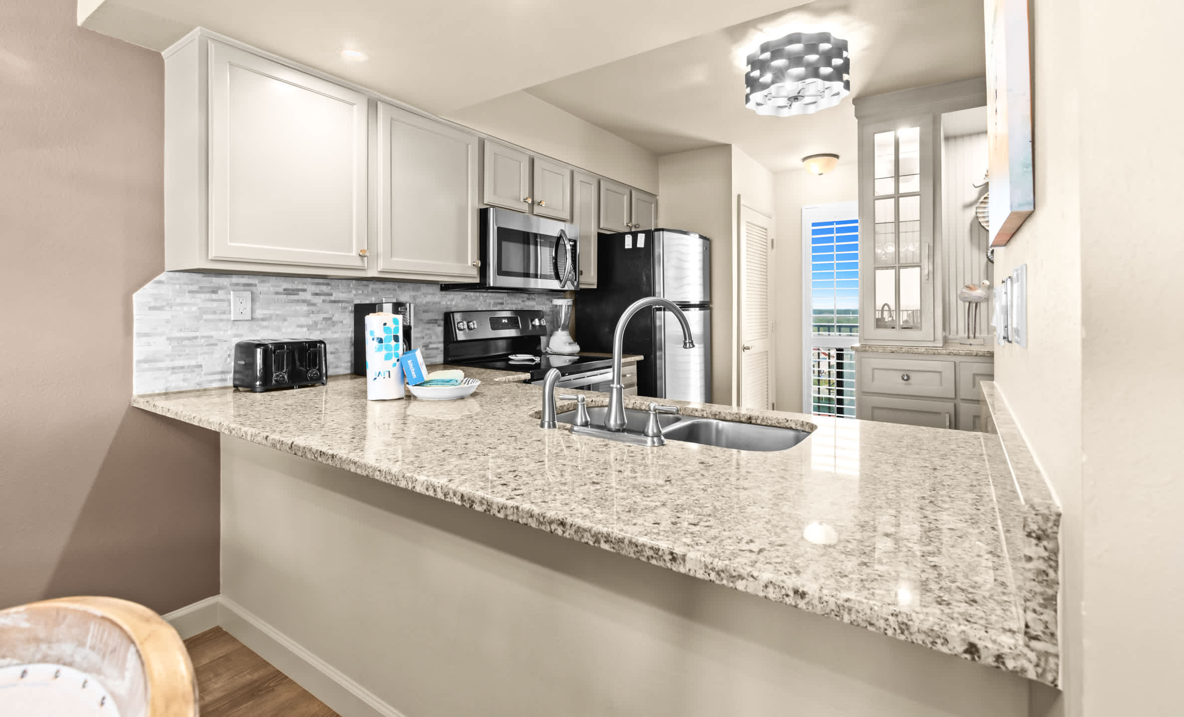 Emerald Towers 1102 13