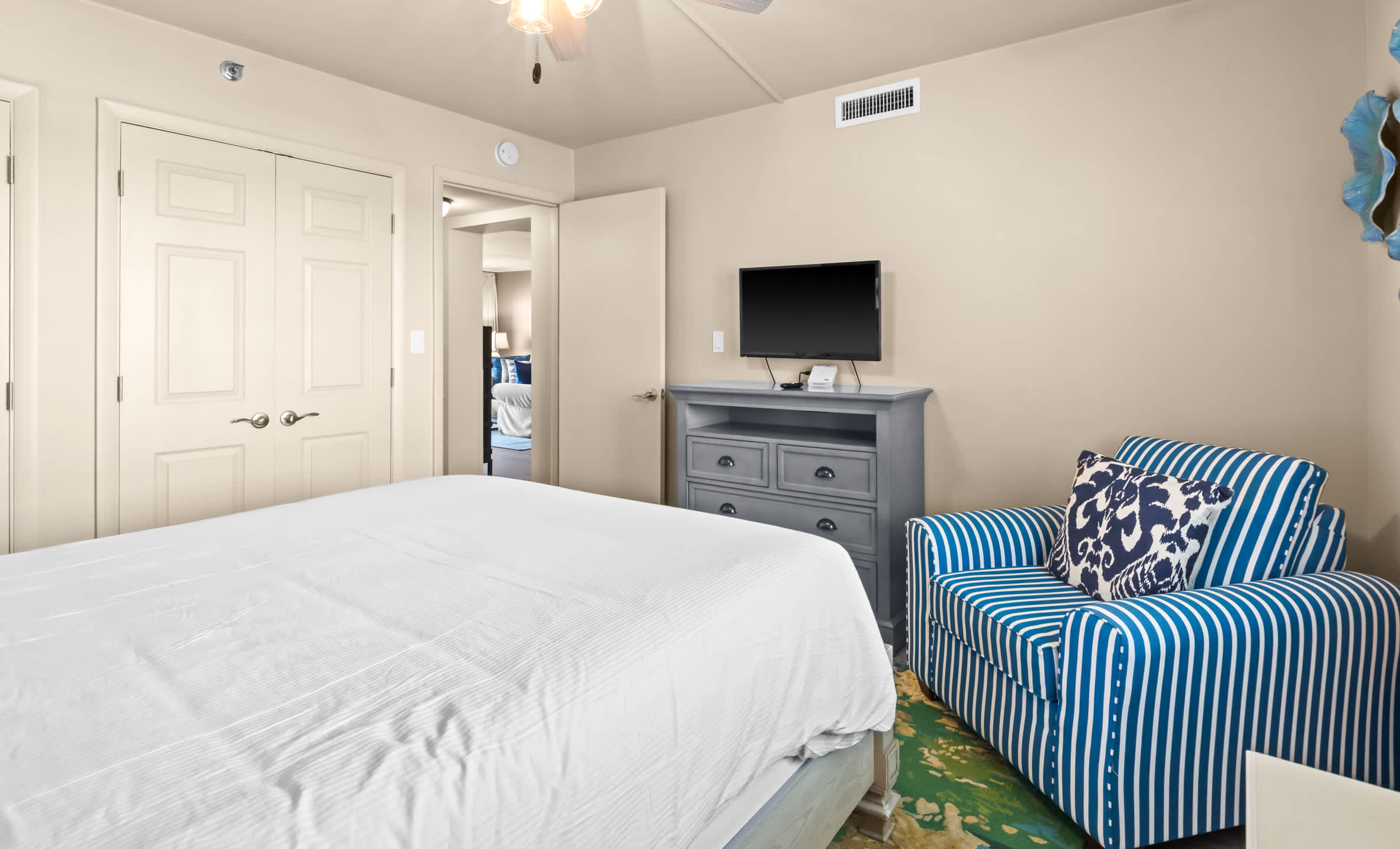 Emerald Towers 1102 23