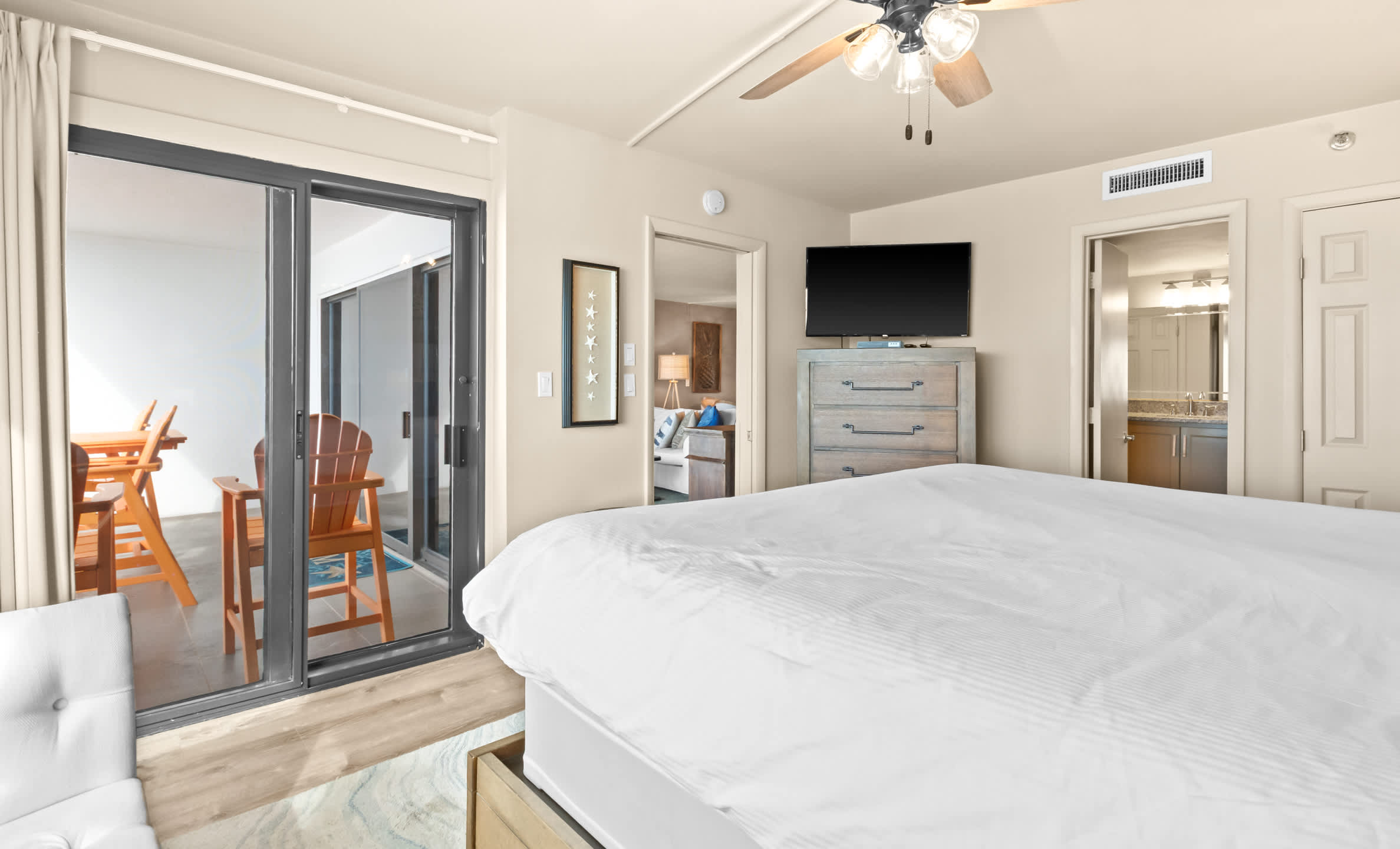 Emerald Towers 1102 26