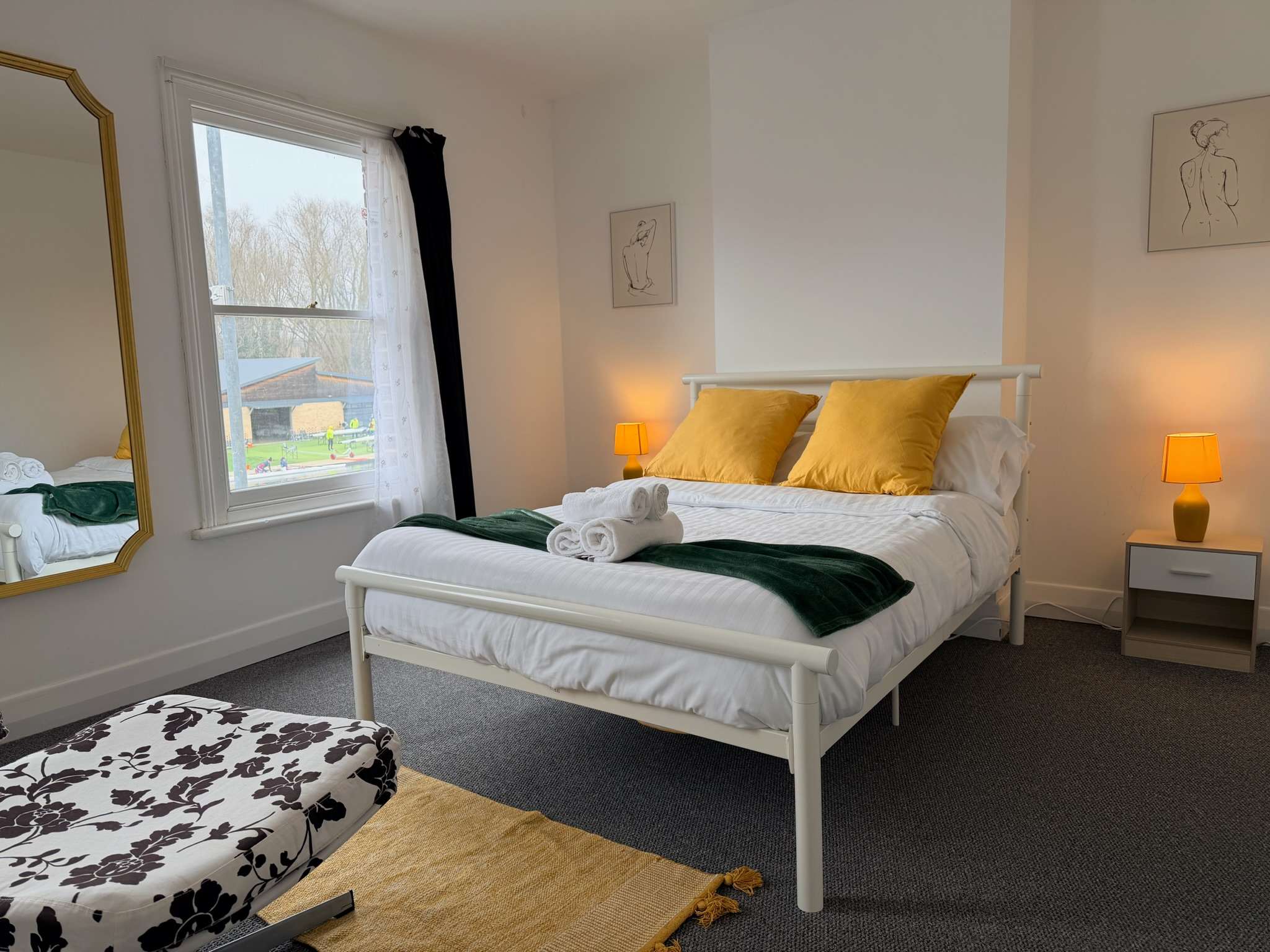 Lazurite; 3BR, Garden, Log Burner, Riverside view in Riverside 36 CB5 8HL - Property image 6 - VivreStays
