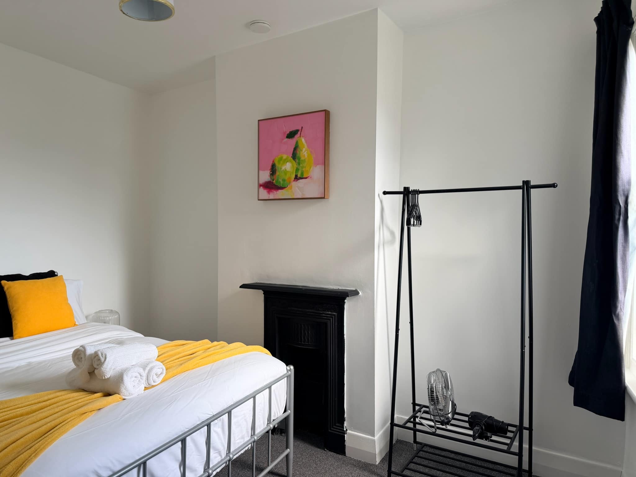 Lazurite; 3BR, Garden, Log Burner, Riverside view in Riverside 36 CB5 8HL - Property image 12 - VivreStays