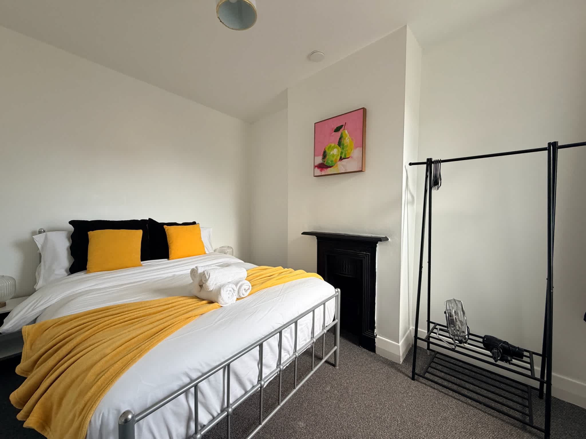 Lazurite; 3BR, Garden, Log Burner, Riverside view in Riverside 36 CB5 8HL - Property image 16 - VivreStays