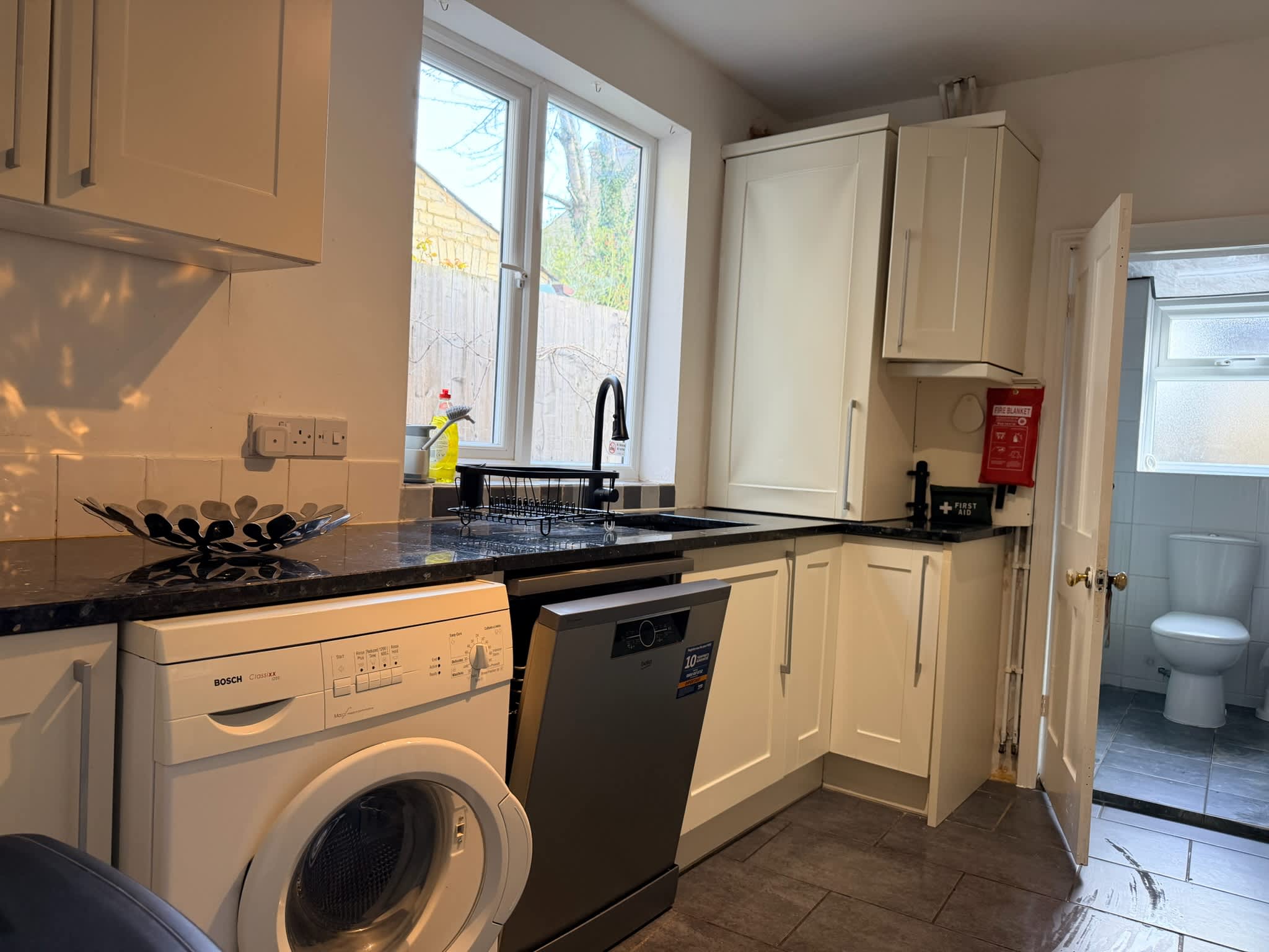 Lazurite; 3BR, Garden, Log Burner, Riverside view in Riverside 36 CB5 8HL - Property image 22 - VivreStays