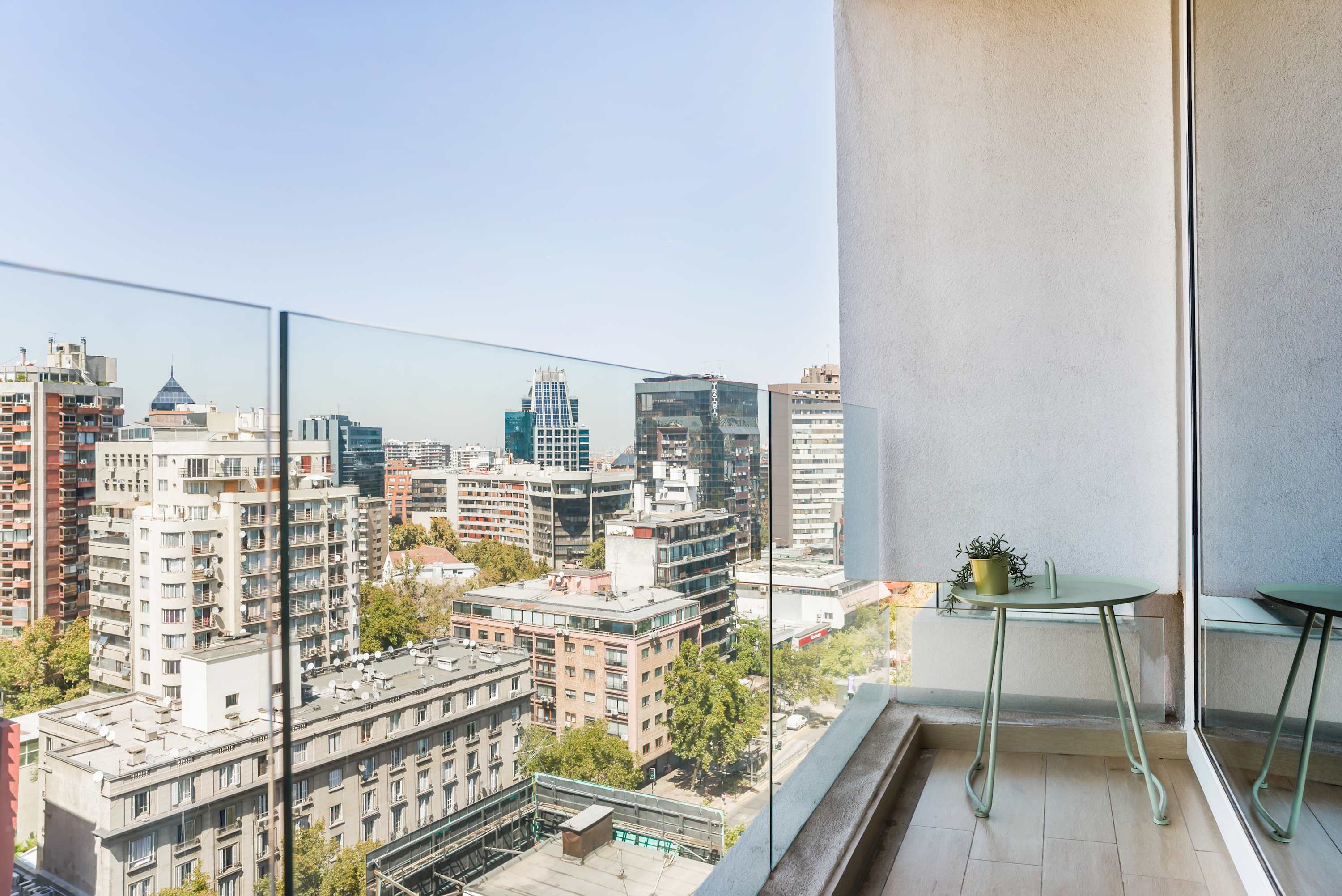 Sleek Urban Flat | Steps from Costanera Center