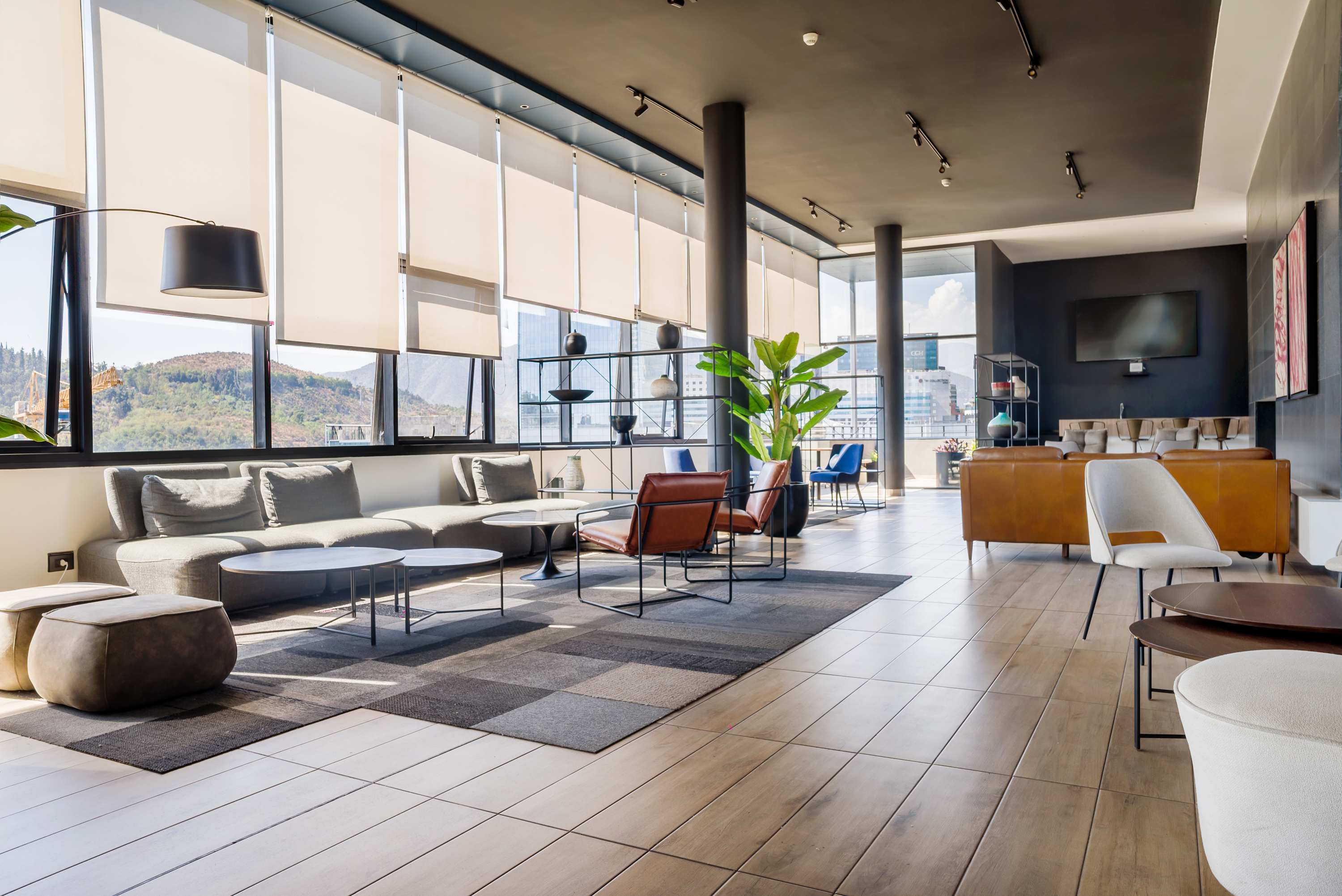 Sleek Urban Flat | Steps from Costanera Center