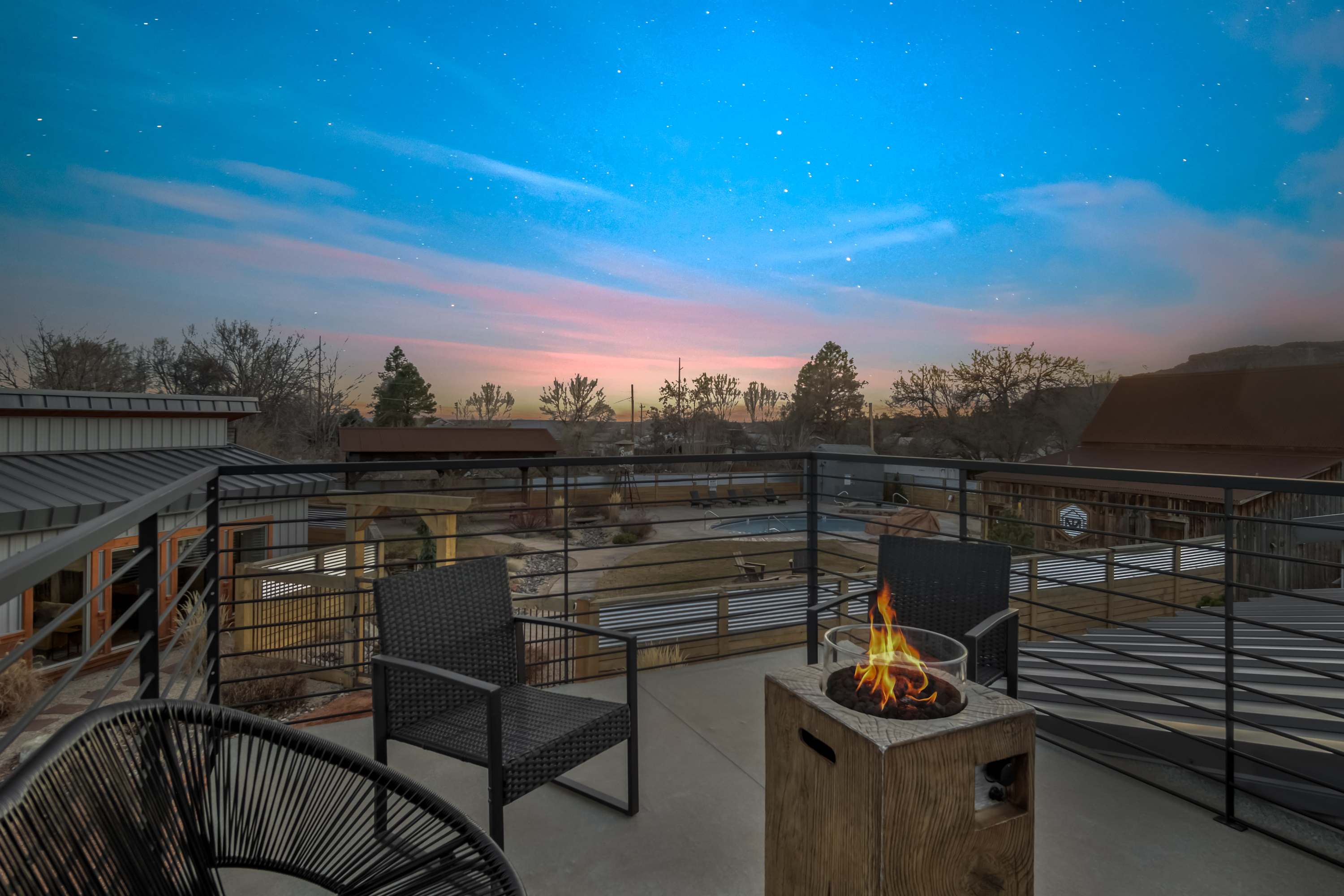 Private Resort with Kanab Charm 2 Bedroom, 2 Bathroom, Pool, Hot Tub, Stargazing Roof Deck: Timber & Tin G — Kanab, UT — vacation rental