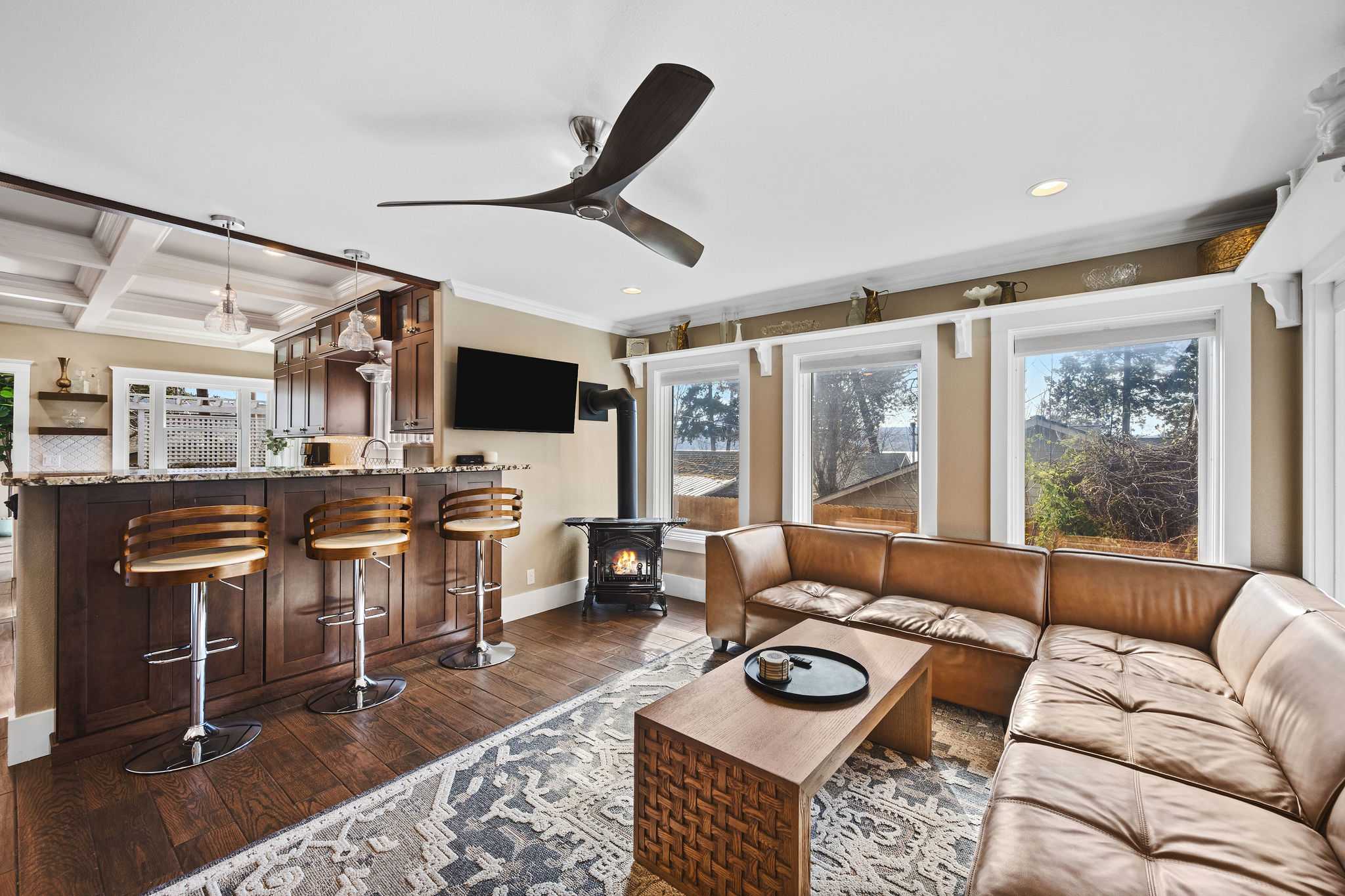 Ajt5Lg29U47Afiefnc6G