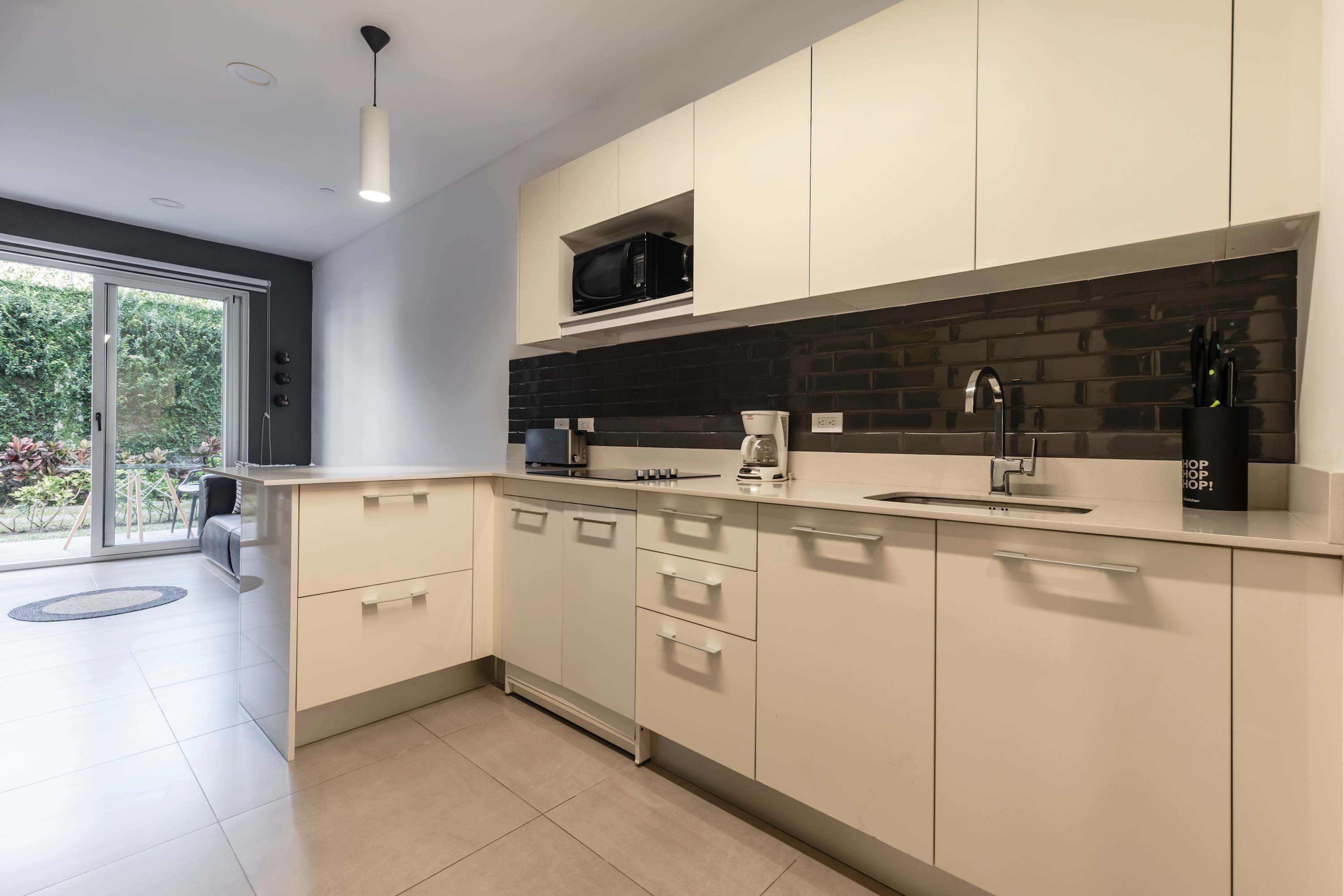 niiza9tsloveacqlvqdo