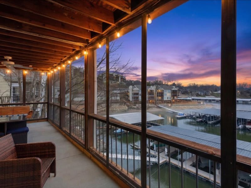 |Lake Front | Views | Seasonal Pool | 3B 2B |Grill