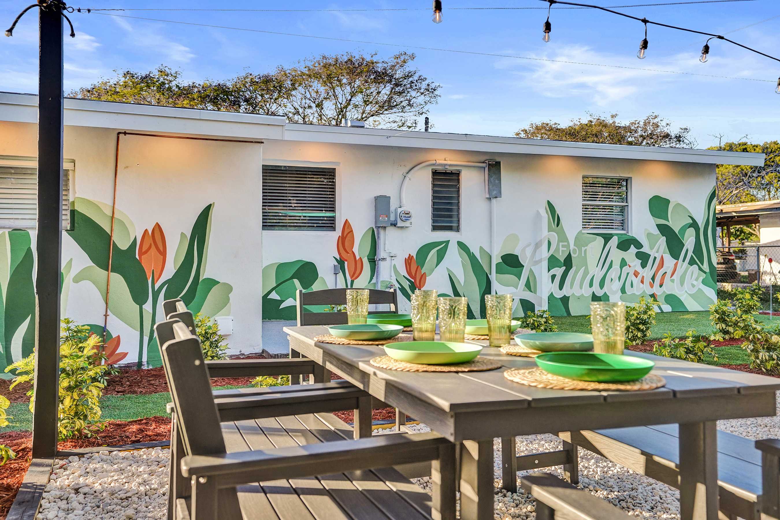 Modern Retreat w/ Cold Plunge + Free Parking+ 15 to the Beach