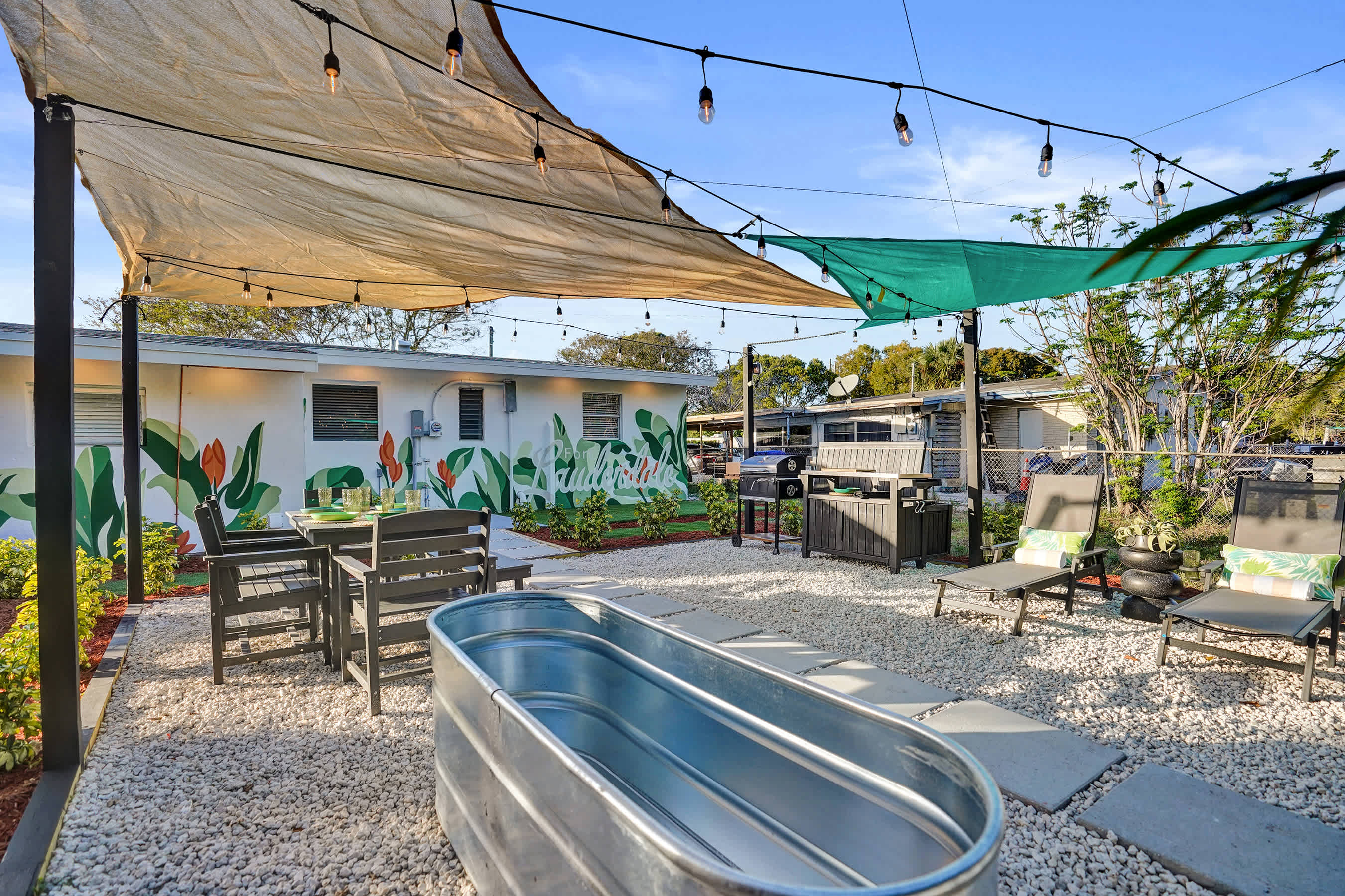 Modern Retreat w/ Cold Plunge + Free Parking+ 15 to the Beach