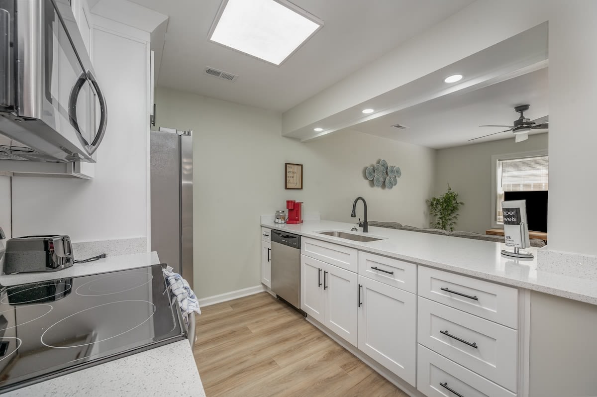 Coral Retreat Pet Friendly Modern Home