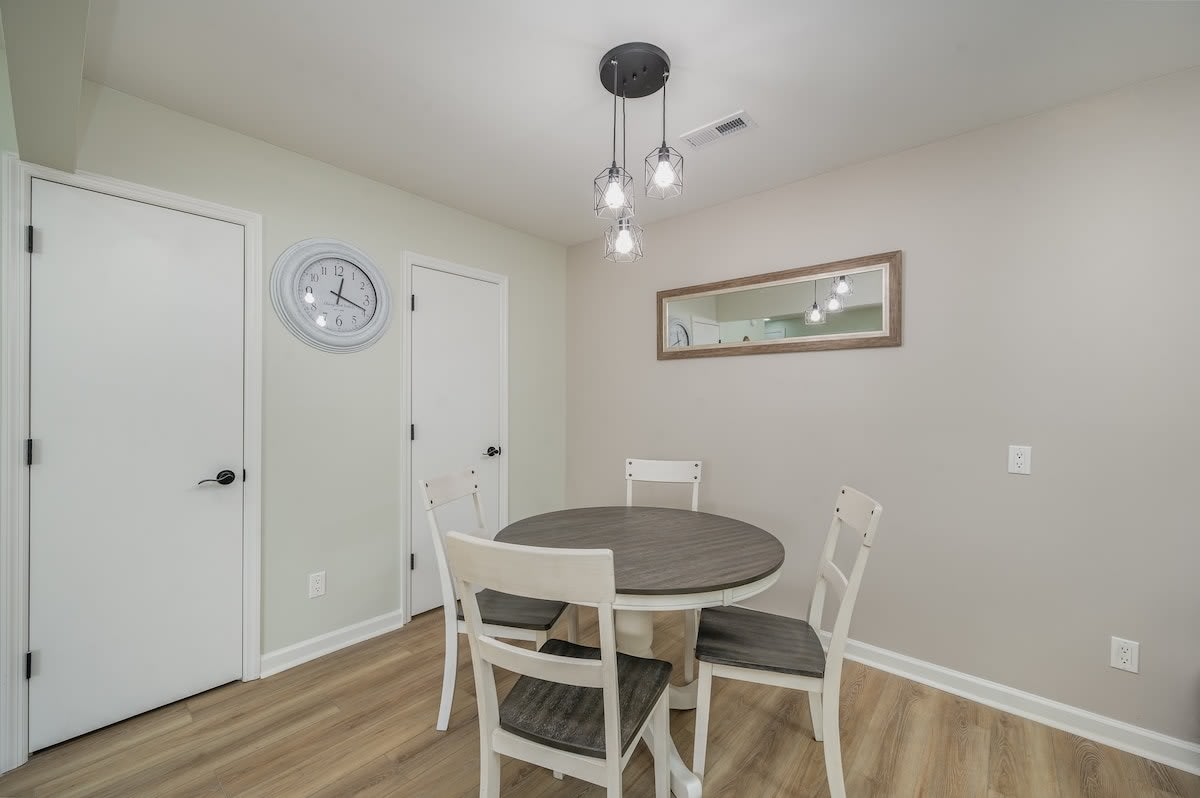 Coral Retreat Pet Friendly Modern Home