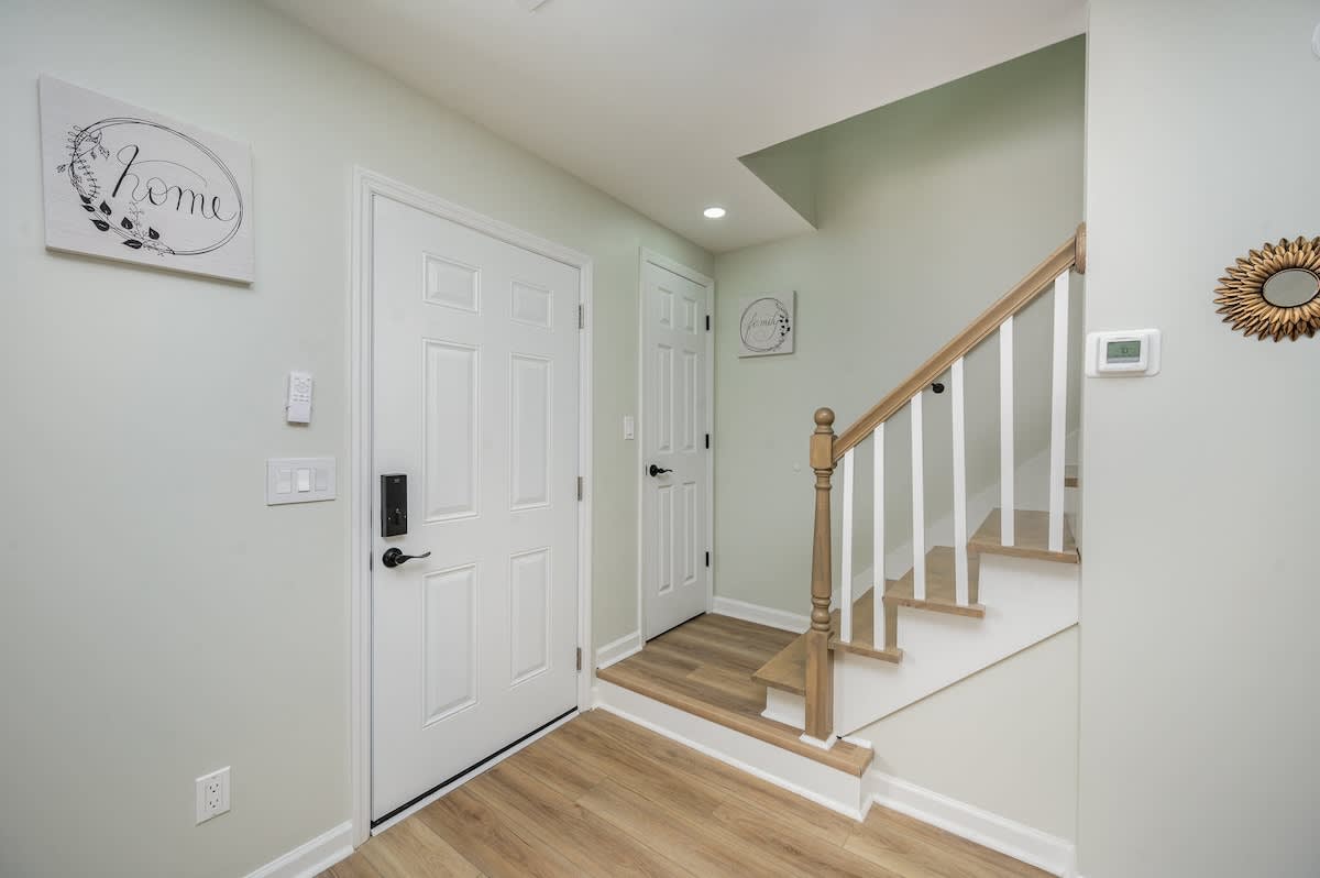 Coral Retreat Pet Friendly Modern Home