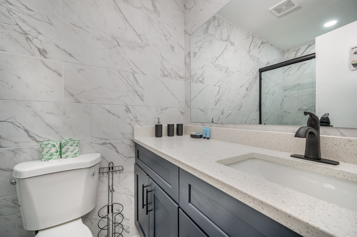 Coral Retreat Pet Friendly Modern Home