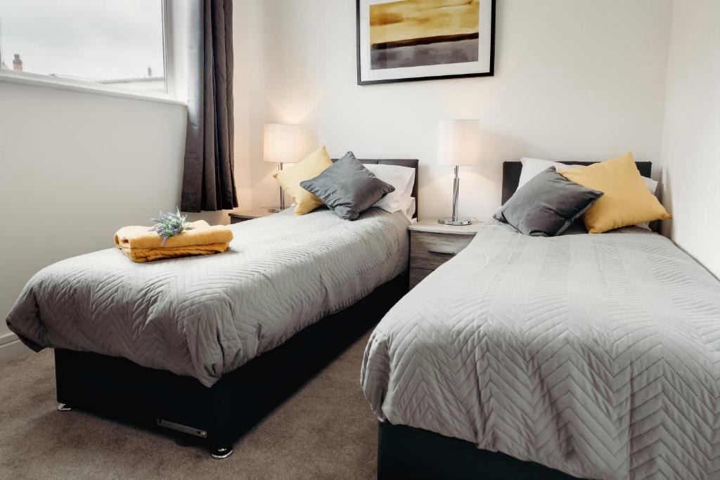 Stylish 2Bed 1st Floor Apartment Near Town Centre in Station Road 34 LE10 1AP - Property image 7 - VivreStays