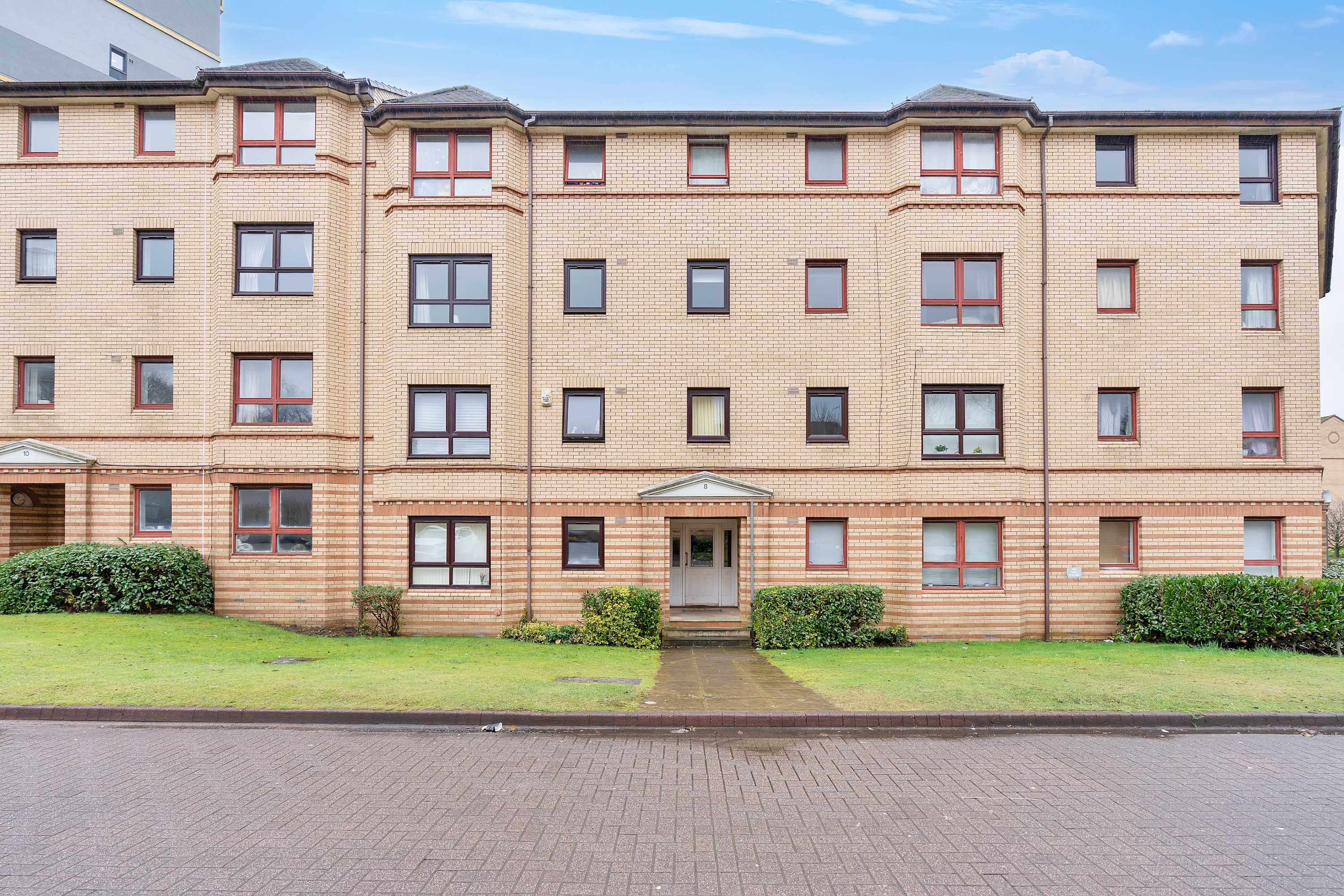 Glasgow West End 2BR, Free Parking, Subway 8 Min in Grove Park Gardens 8 G20 7JB - Property image 22 - VivreStays