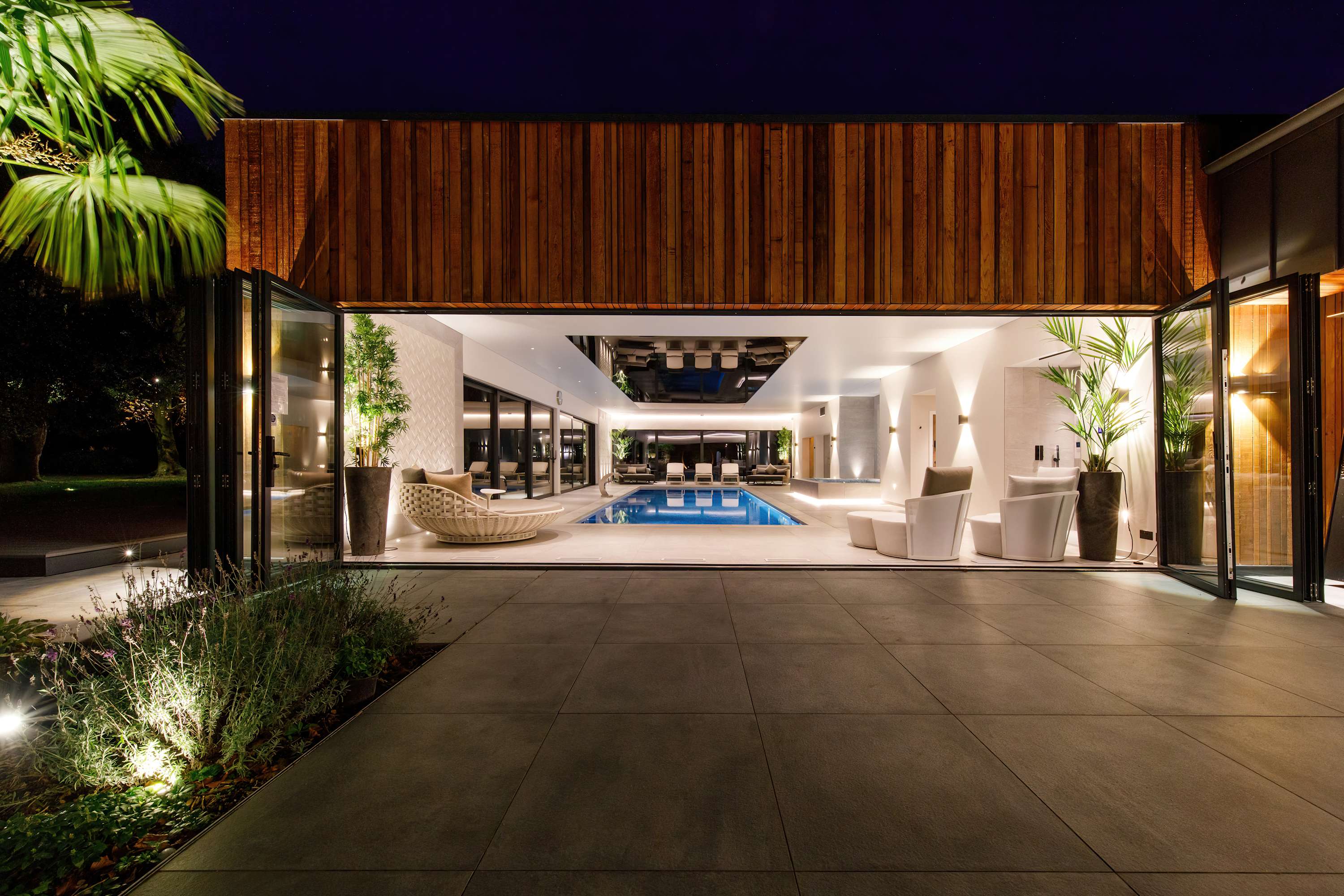 Stillwaters Estate – 14 Bd, Pool, Spa & Golf Suite