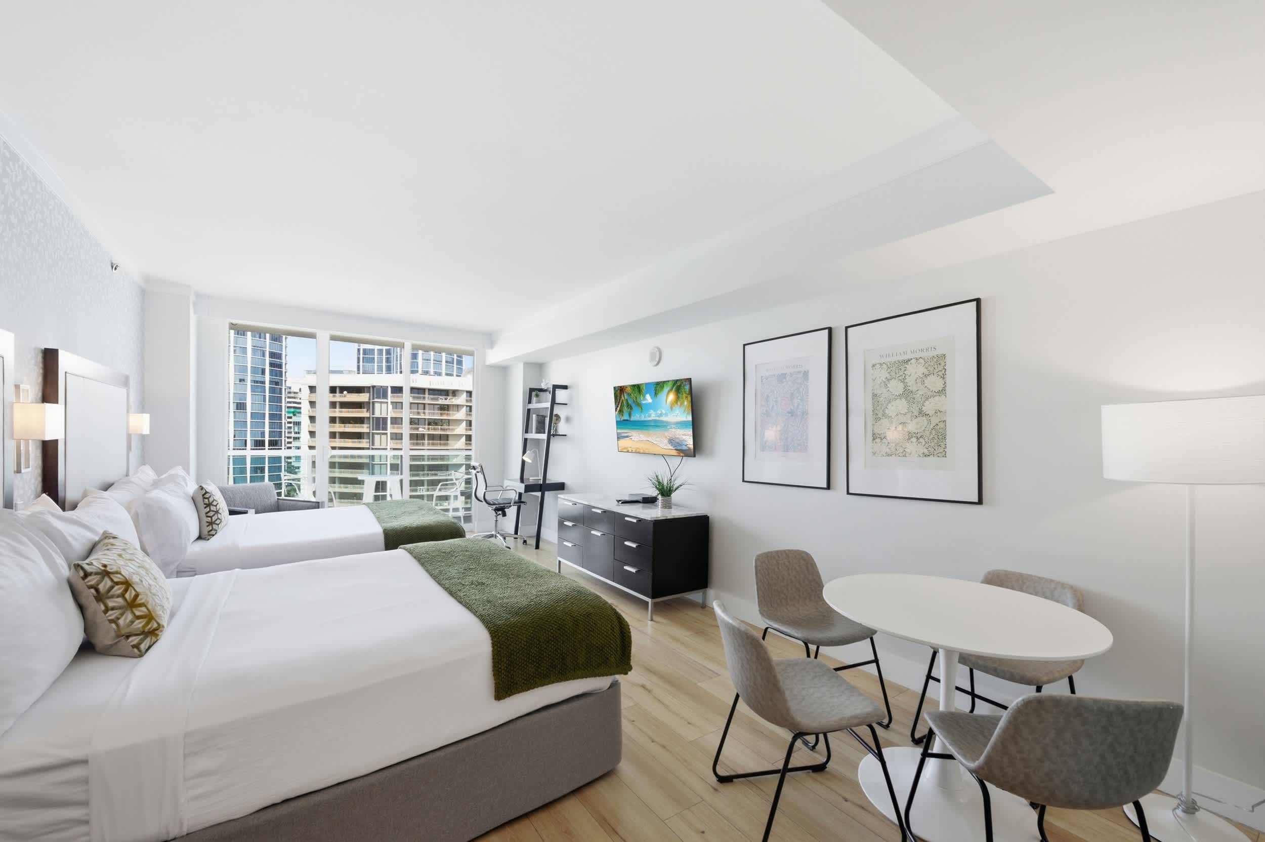 Coconut Grove Luxury Suite Ocean View Rooftop Pool