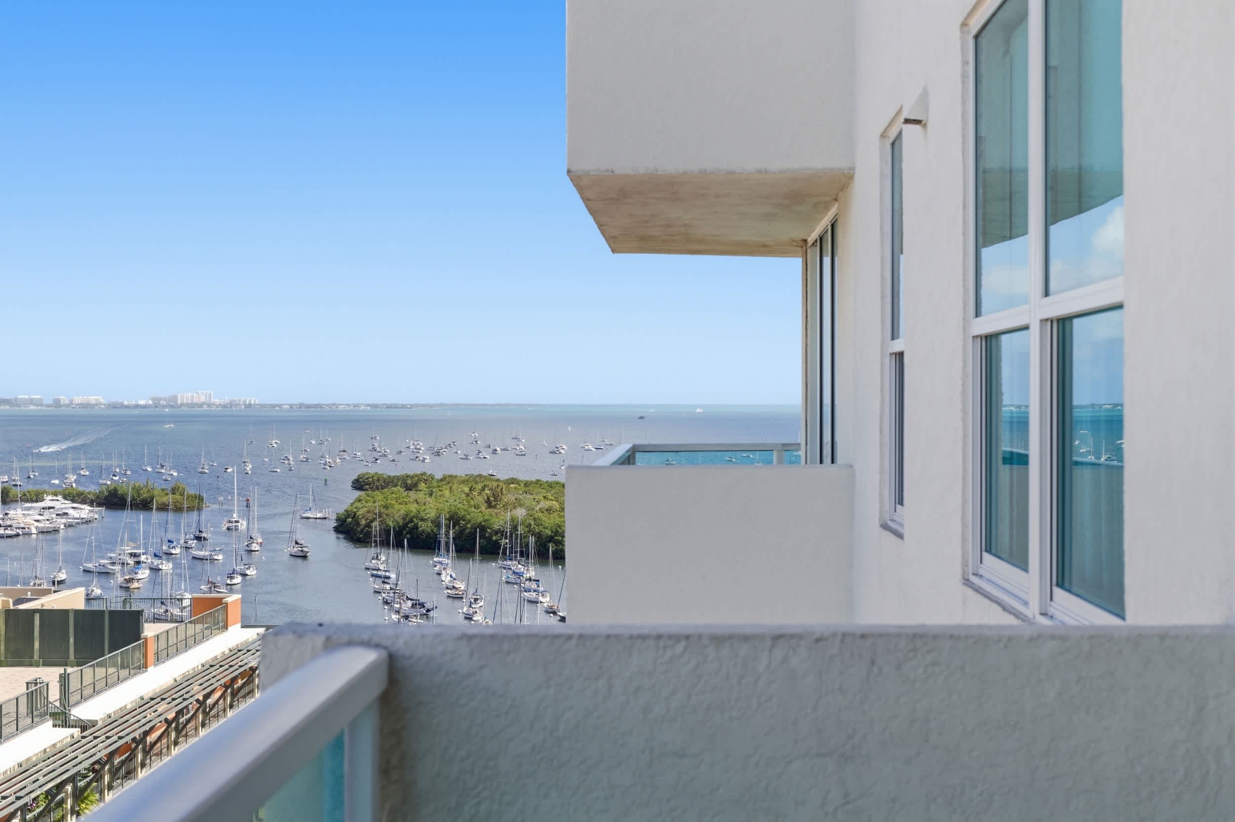 Coconut Grove Luxury Suite Ocean View Rooftop Pool