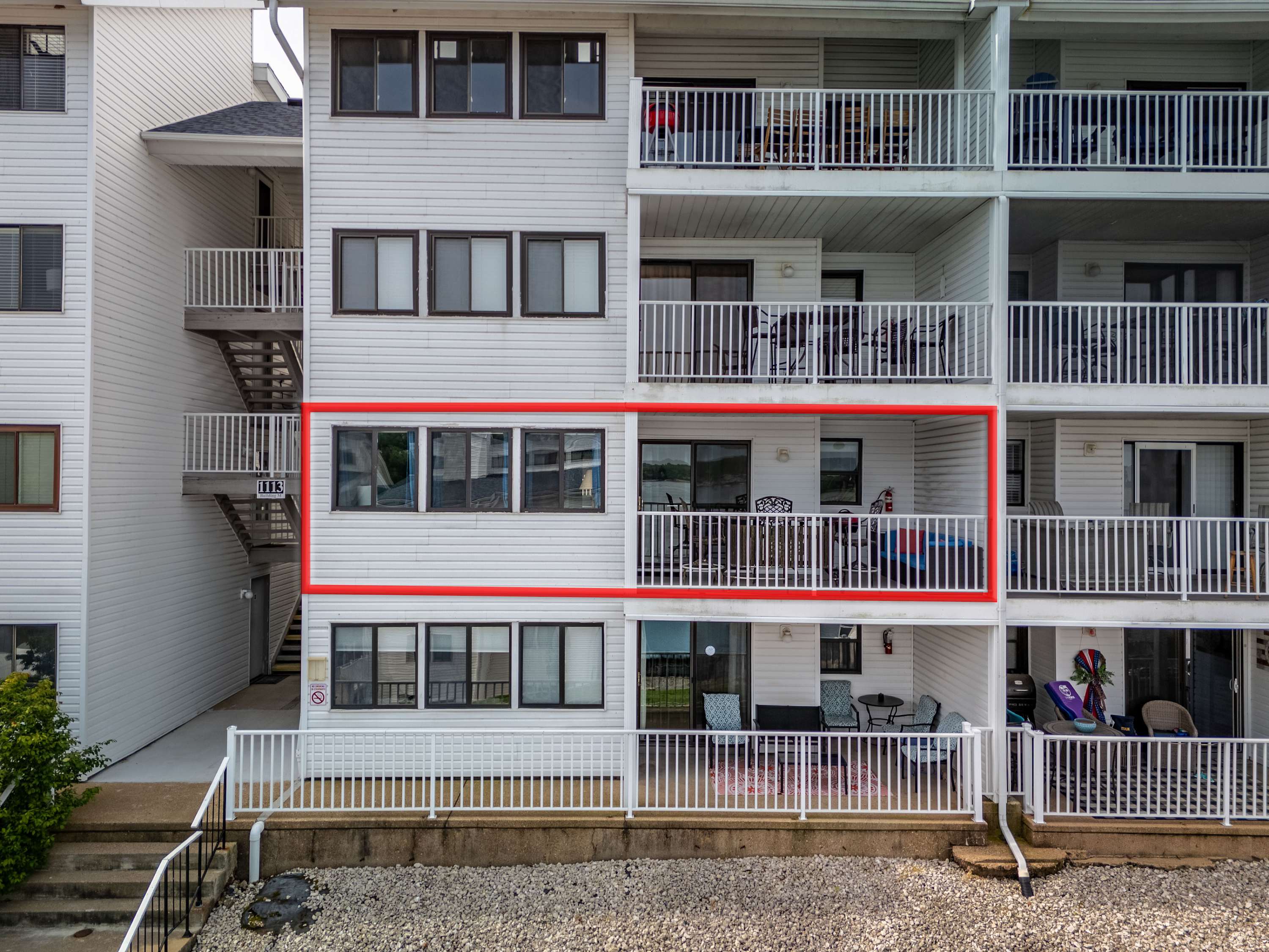 Lounge the day away or dine alfresco with gorgeous views on the balcony​