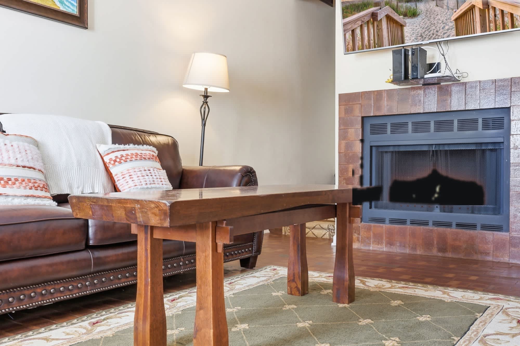 Maggie's Midtown Pet Friendly Condo Walk to Beach