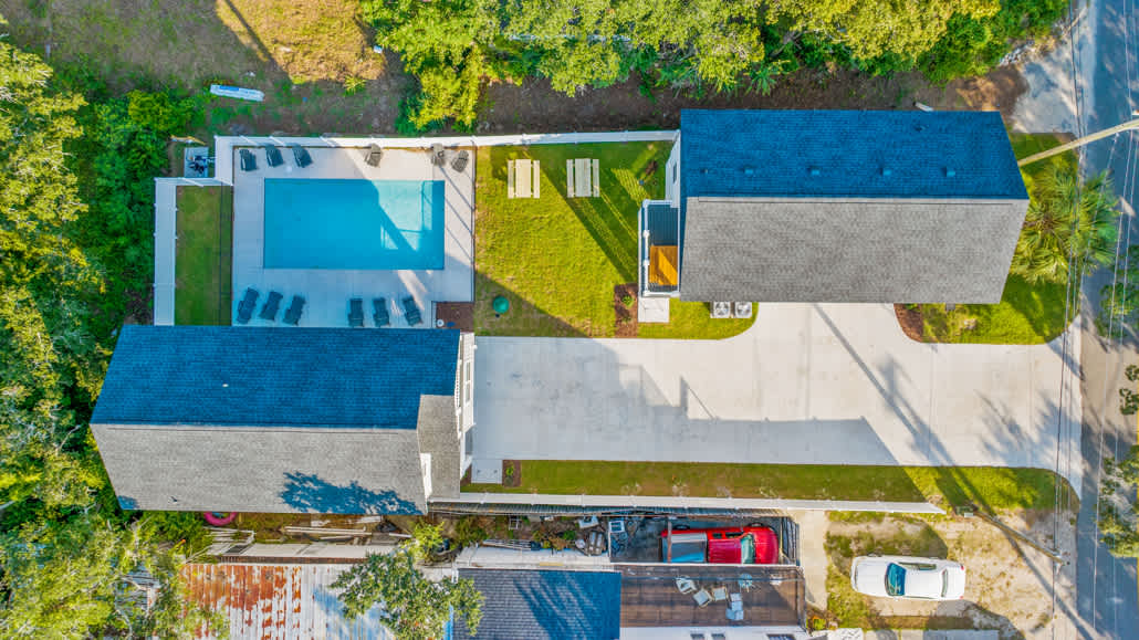 Azure Wake (this house) is house on right - shares pool with only 1 other house (Indigo Wake)
