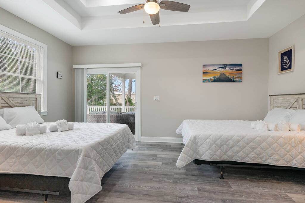 Salty Seagull Pet Friendly Beach House 