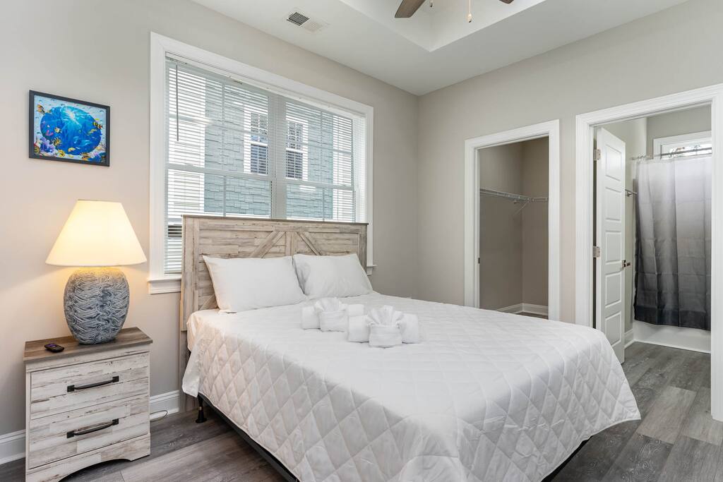 Salty Seagull Pet Friendly Beach House 