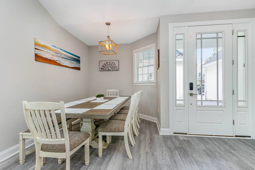 Salty Seagull Pet Friendly Beach House 