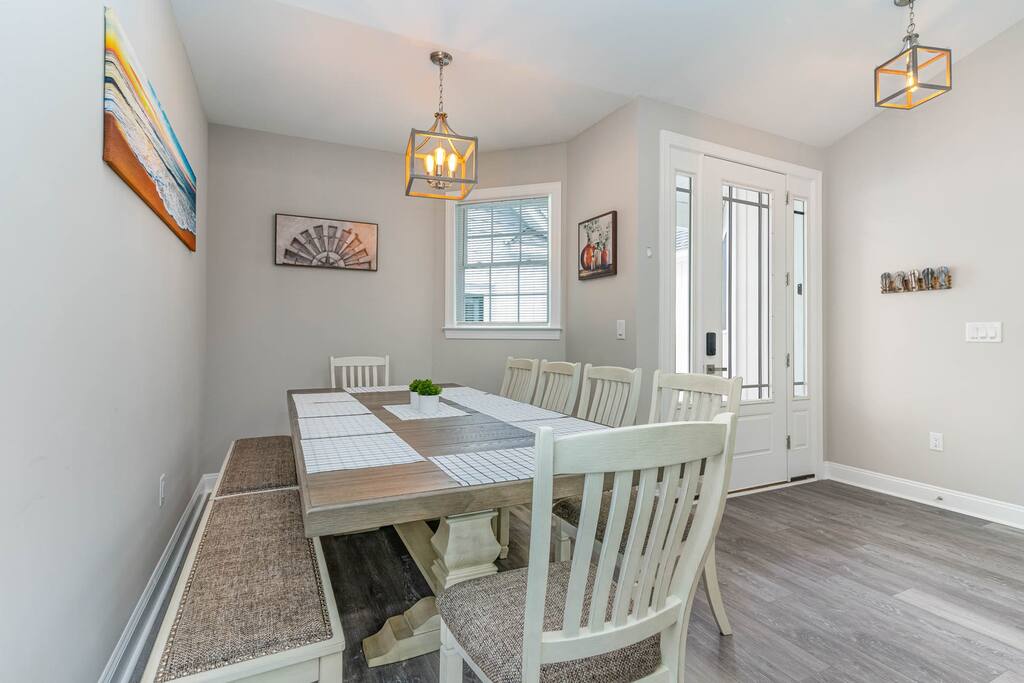 Salty Seagull Pet Friendly Beach House 