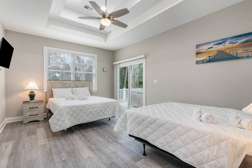 Salty Seagull Pet Friendly Beach House 