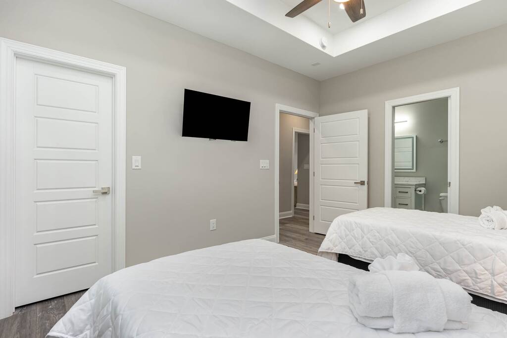 Salty Seagull Pet Friendly Beach House 