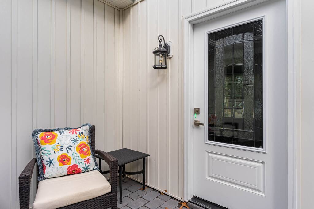 Salty Seagull Pet Friendly Beach House 