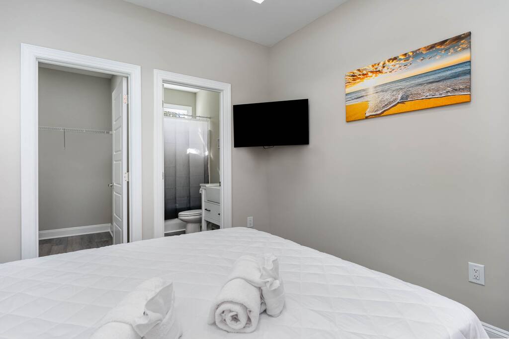 Salty Seagull Pet Friendly Beach House 