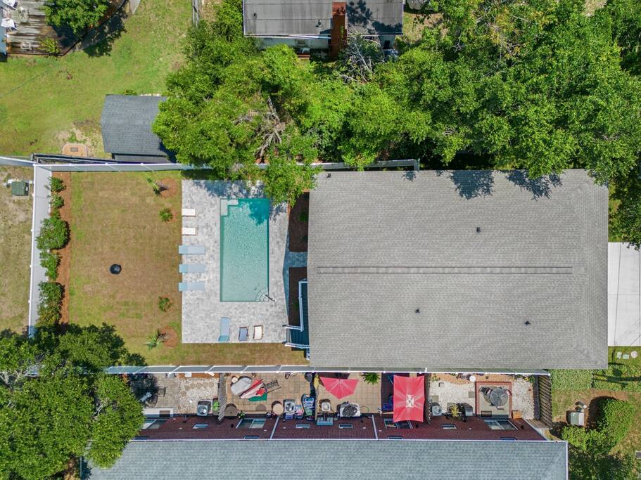 Hibiscus Hideaway Walk to Beach and Main Street