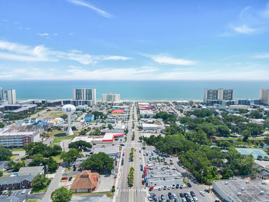 Hibiscus Hideaway Walk to Beach and Main Street