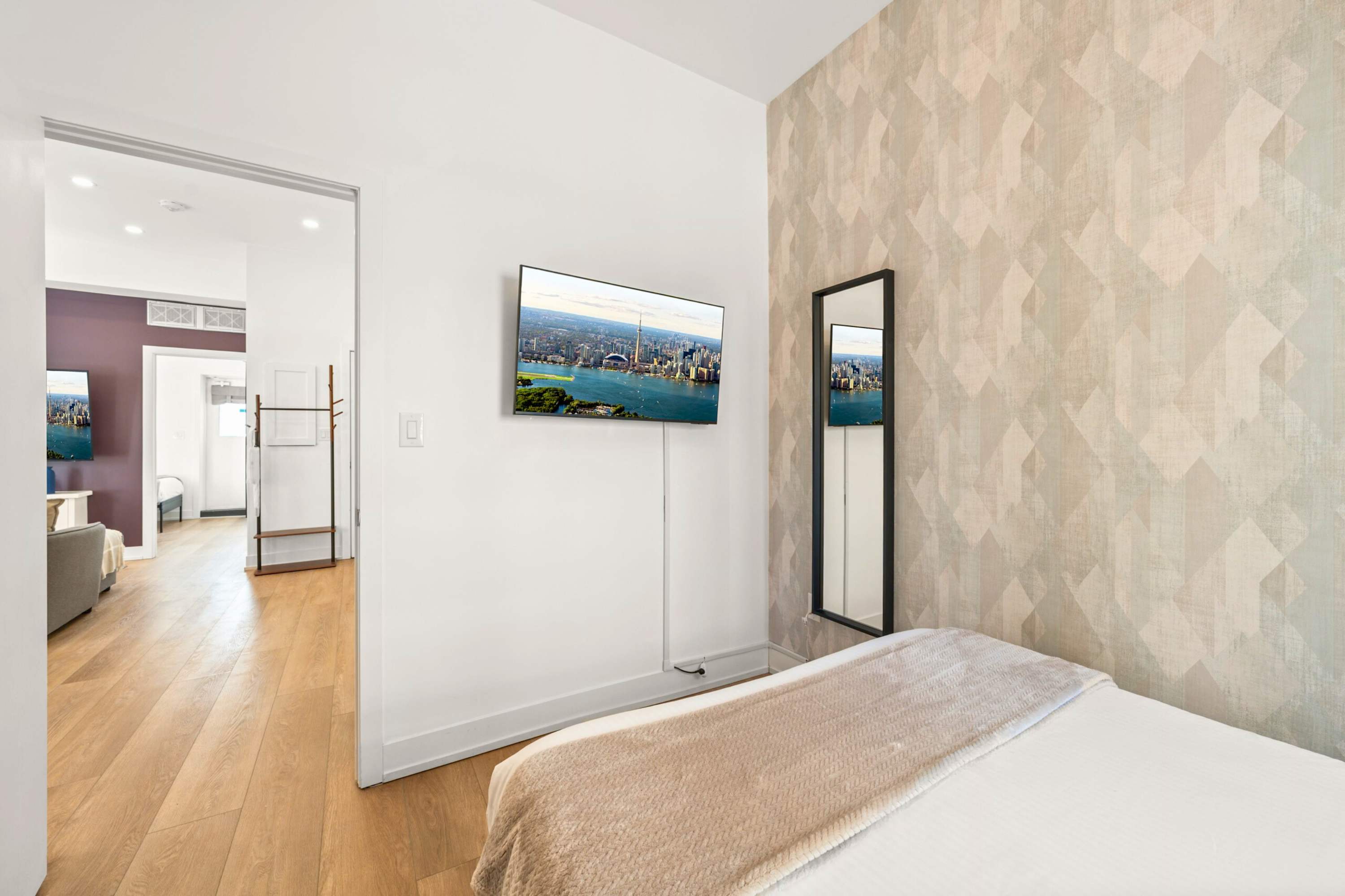 Queen bedroom with Smart TV 2.