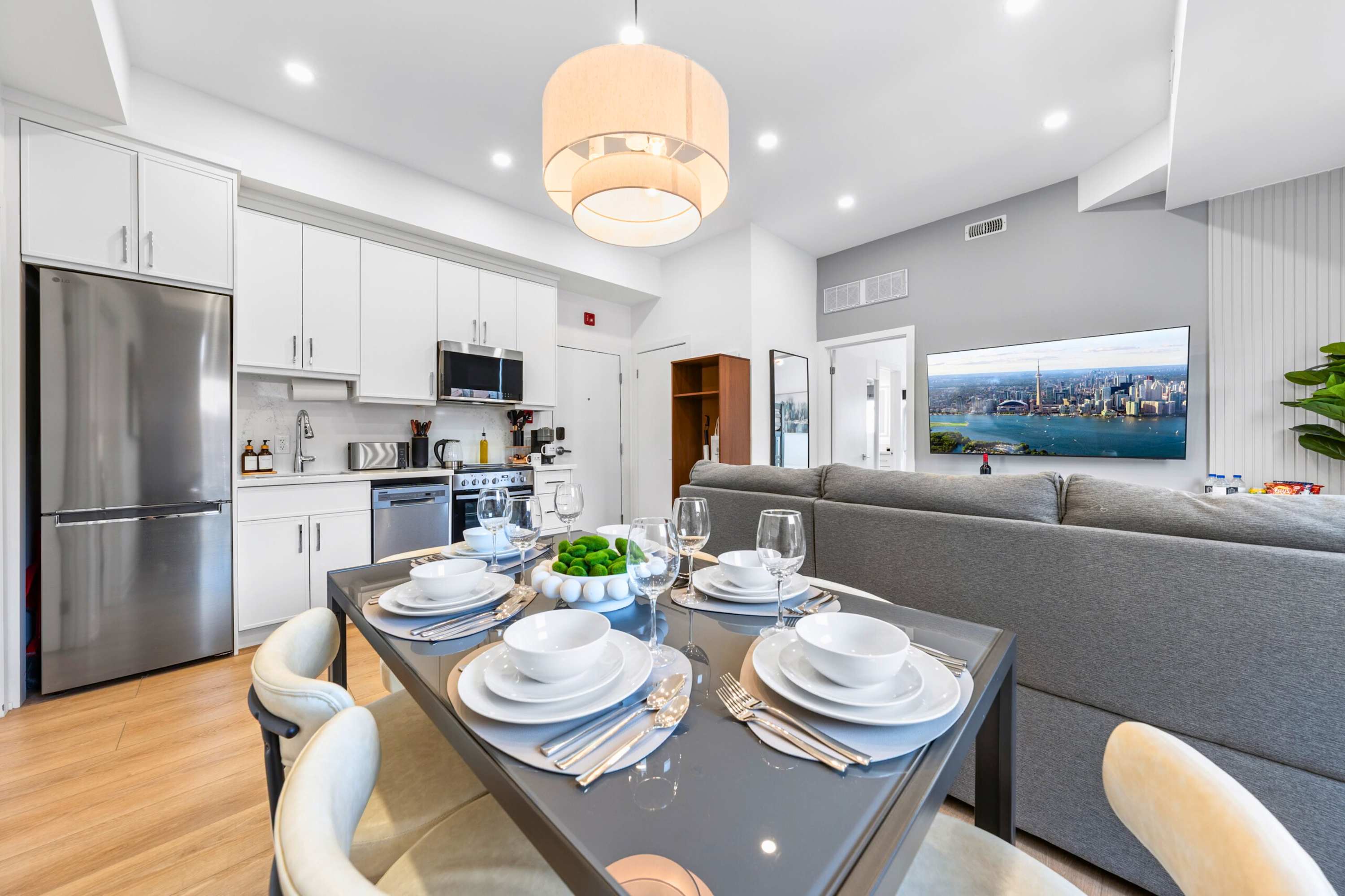 The McCaul by Casa Hotels Spacious Group Suite | Photo 3