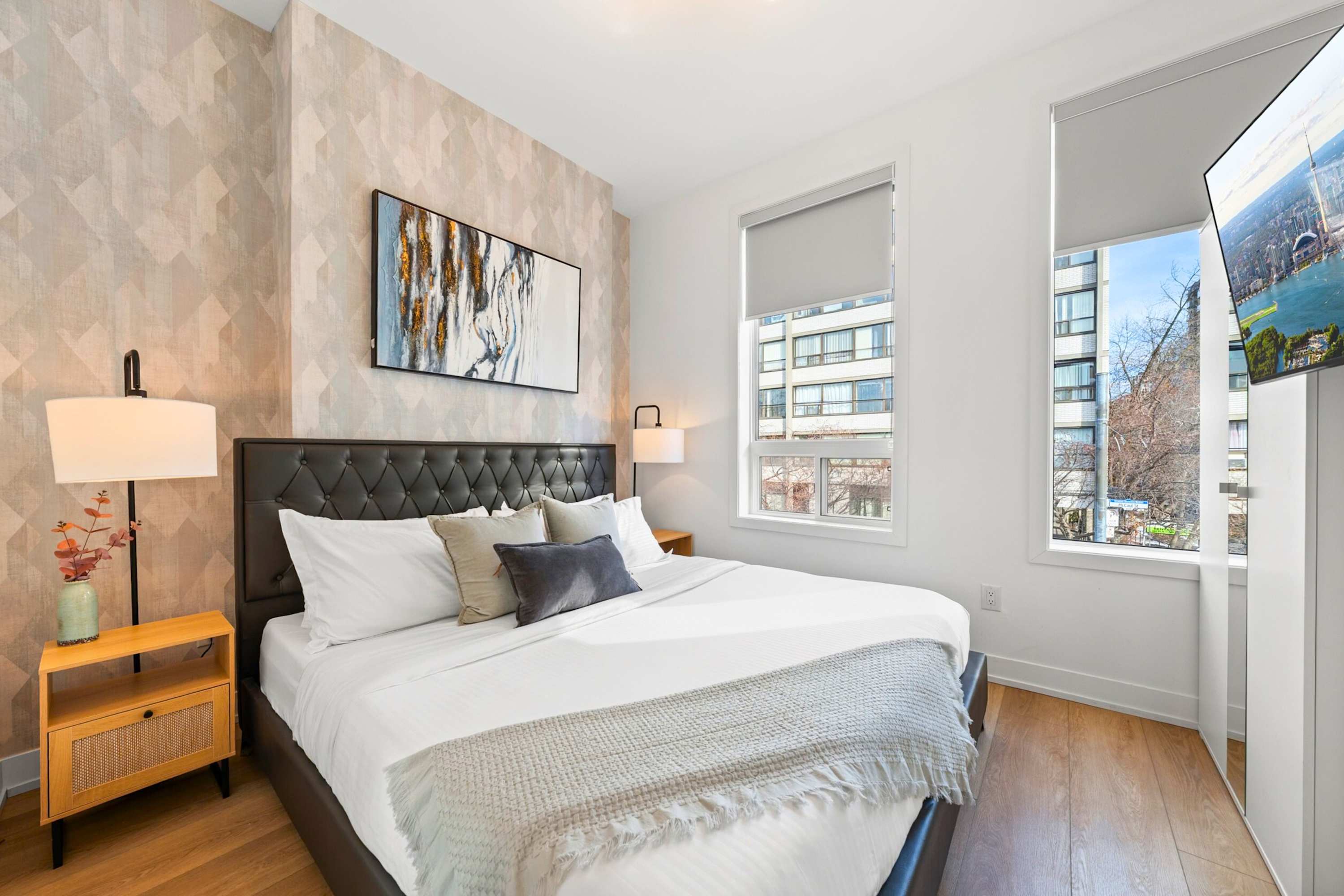 The McCaul by Casa Hotels Spacious Group Suite | Photo 5