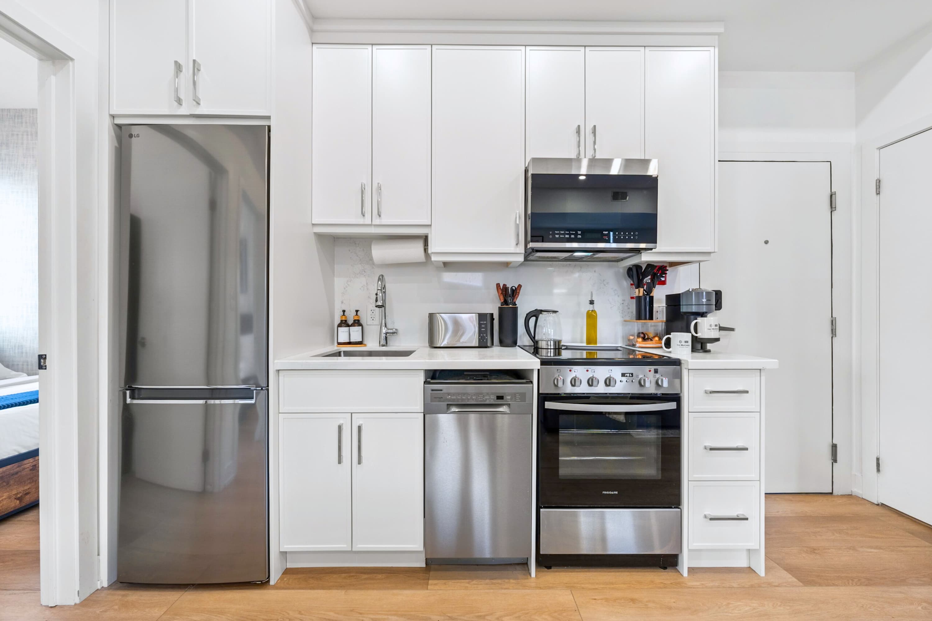 The McCaul by Casa Hotels Spacious Group Suite | Photo 4