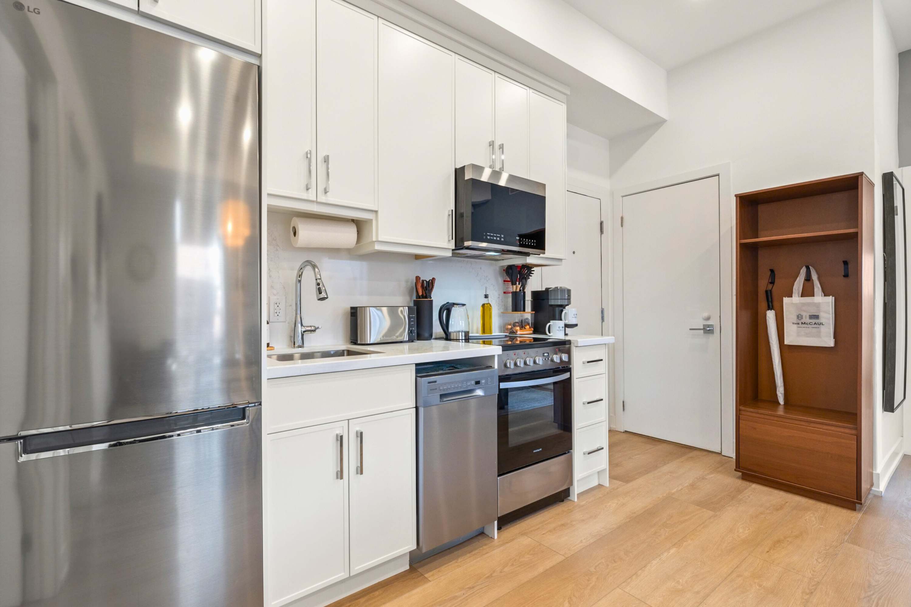 The McCaul by Casa Hotels Spacious Group Suite | Photo 17