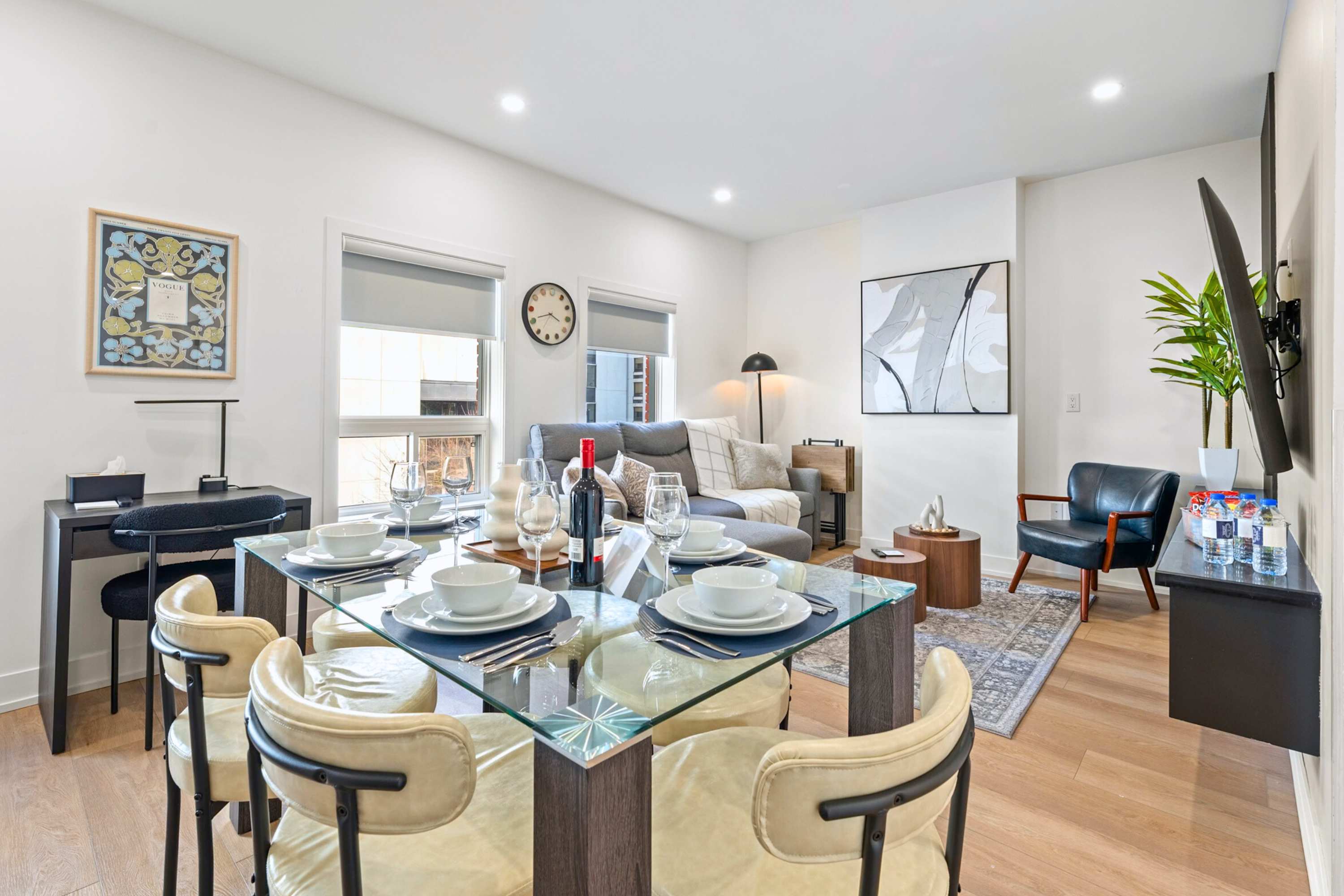 The McCaul by Casa Hotels Unbeatable Location 3