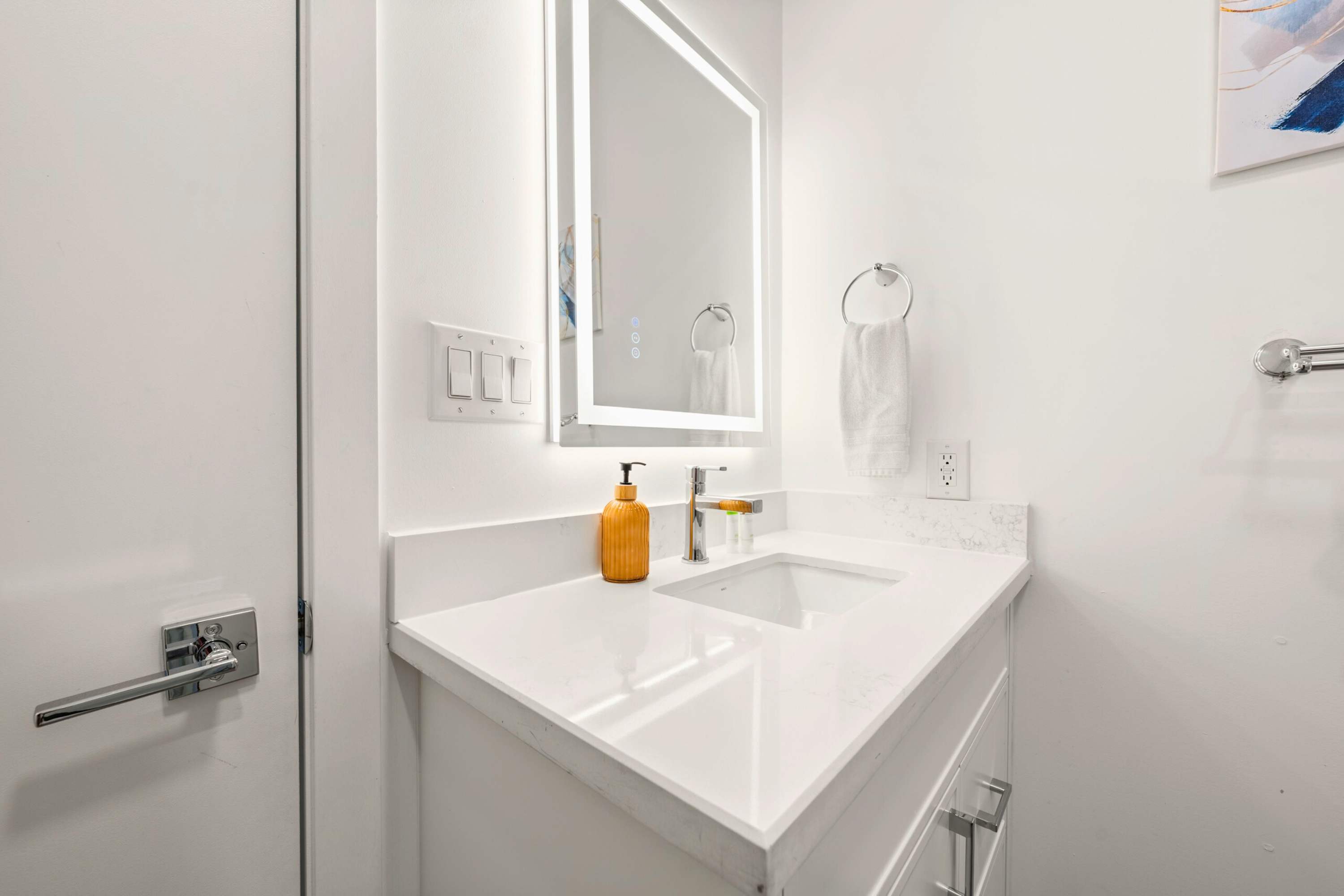 The McCaul by Casa Hotels Unbeatable Location | Photo 20