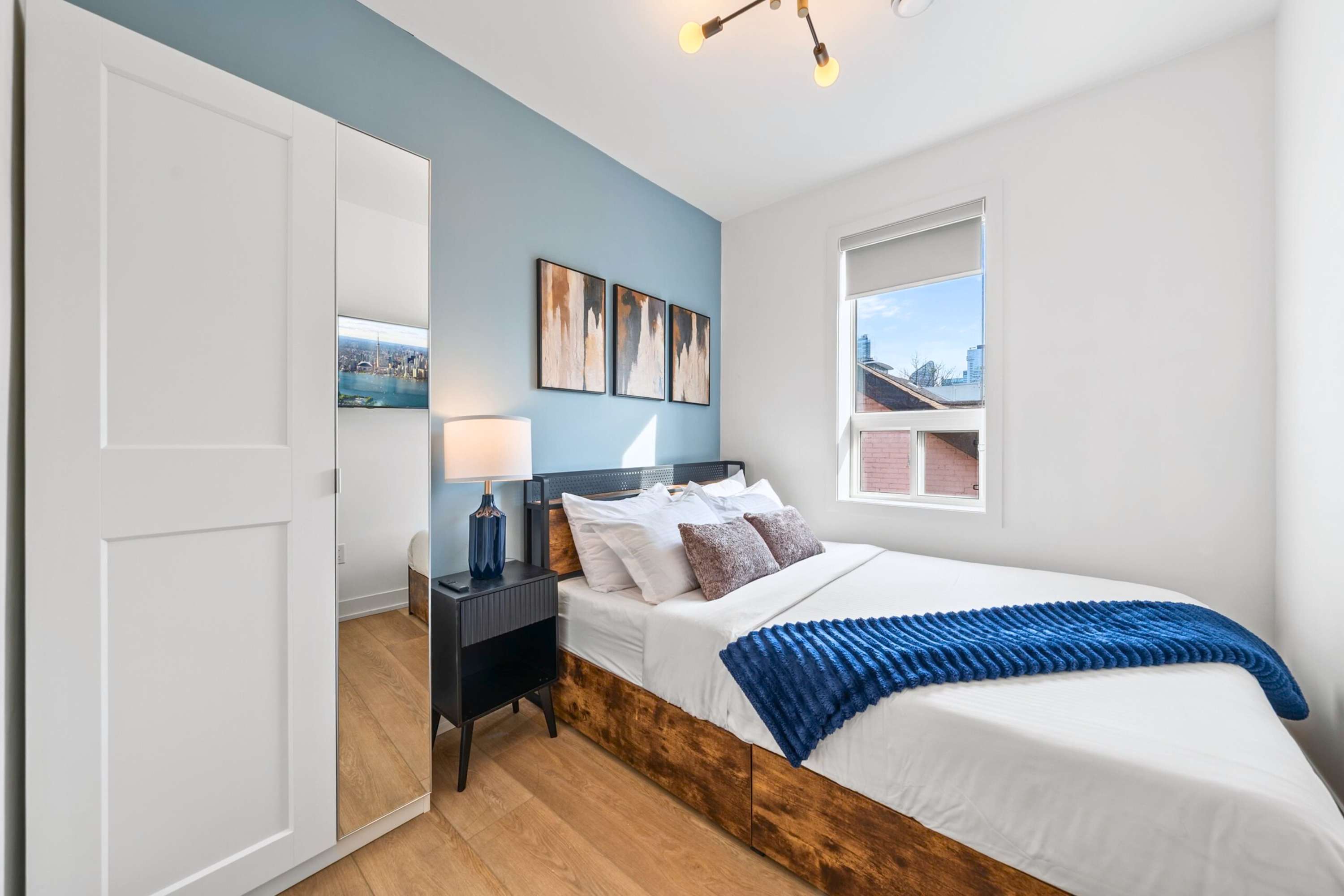 The McCaul by Casa Hotels Unbeatable Location | Photo 23