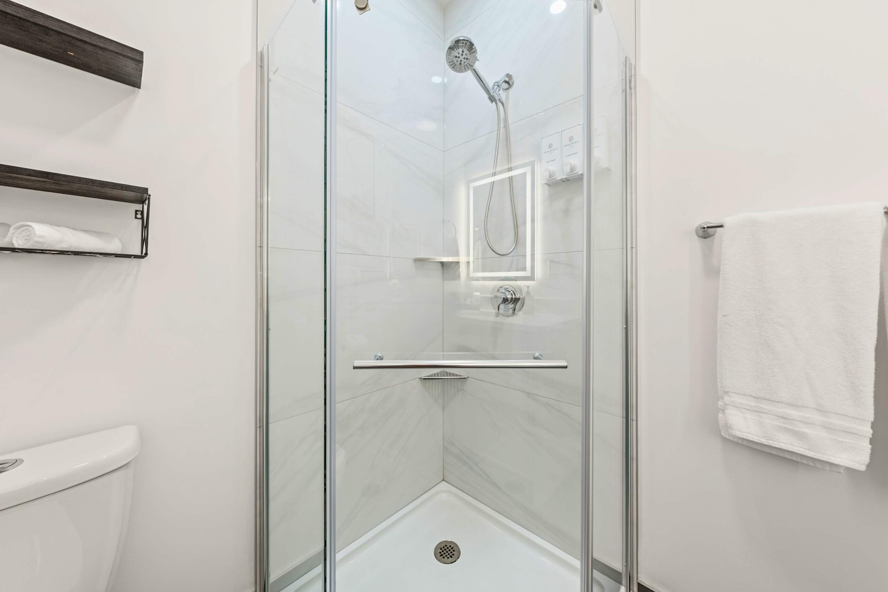 The McCaul by Casa Hotels Unbeatable Location | Photo 29