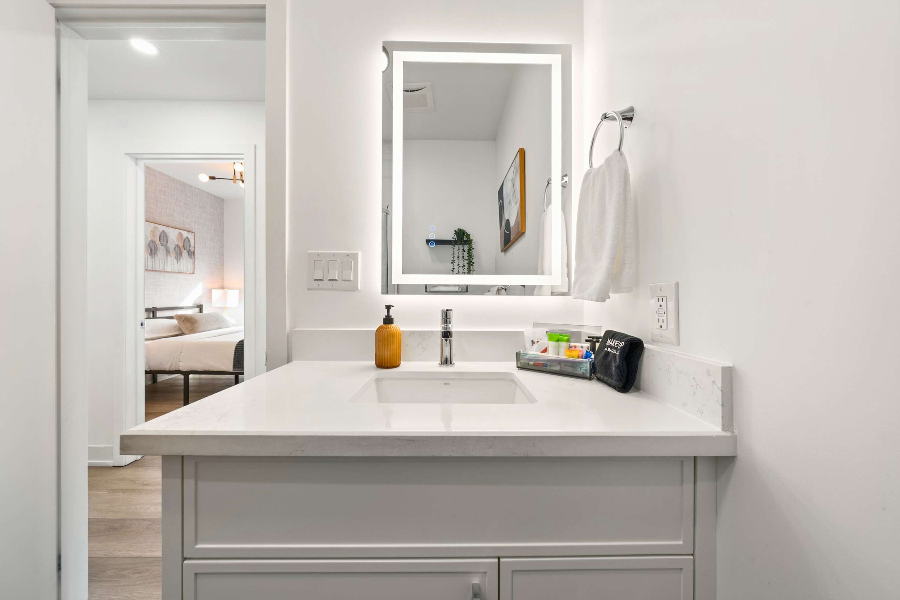 The McCaul by Casa Hotels Unbeatable Location | Photo 30