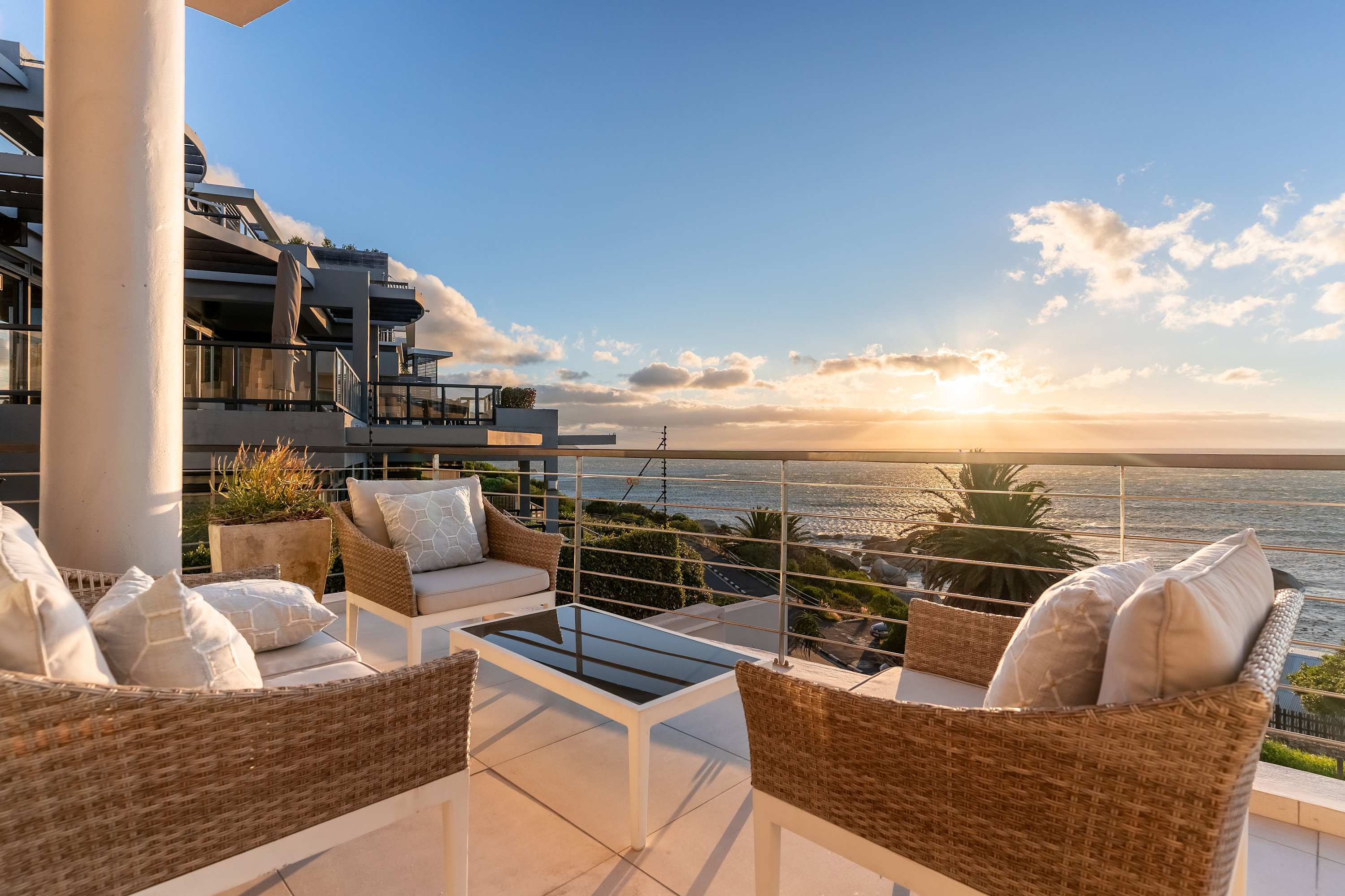 Bakoven Serenity - Pool, Views, 5 min to beach — Cape Town, Western Cape — vacation rental